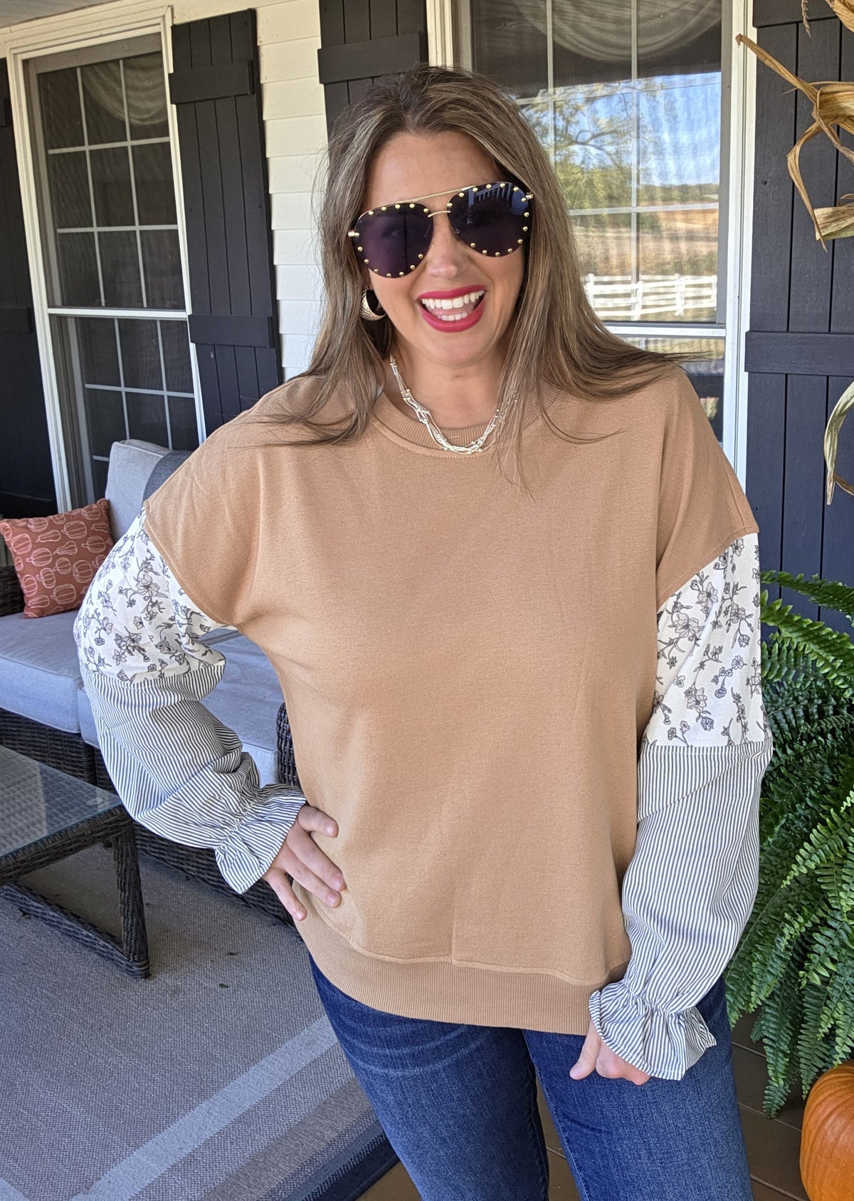 CAMEL FLORAL STRIPED CONTRAST FRENCH TERRY PULLOVER