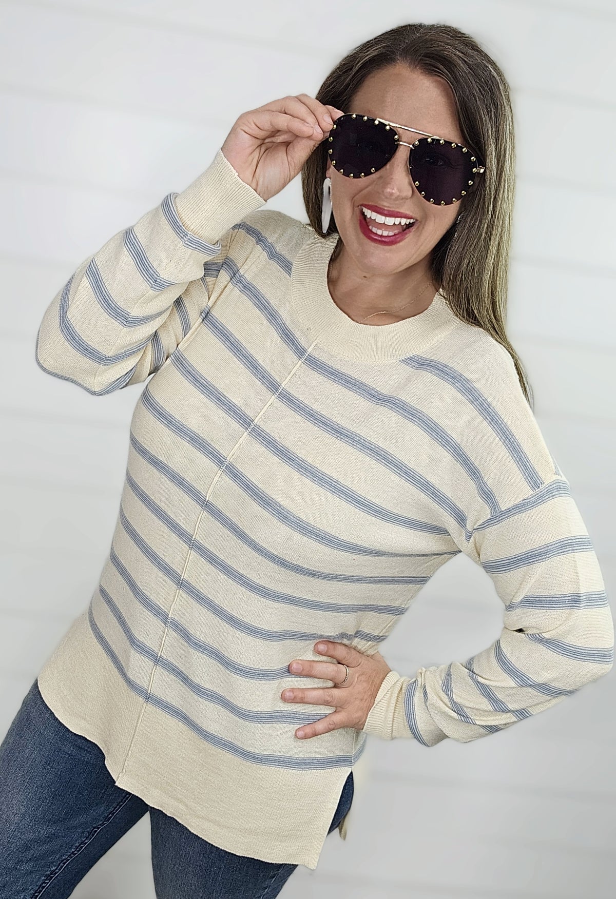 VINTAGE BLUE/OATMEAL STRIPED CENTER SEAM LIGHT WEIGHT SWEATER