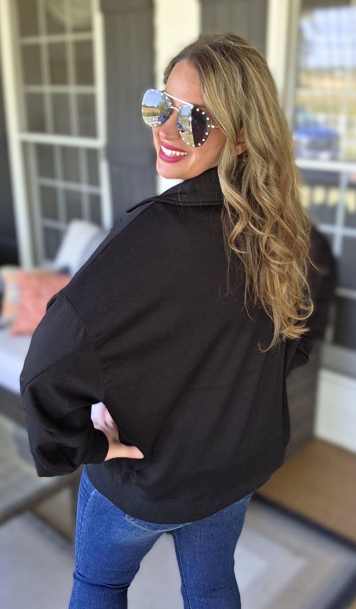 BLACK V NECK LAY DOWN COLLAR PULLOVER