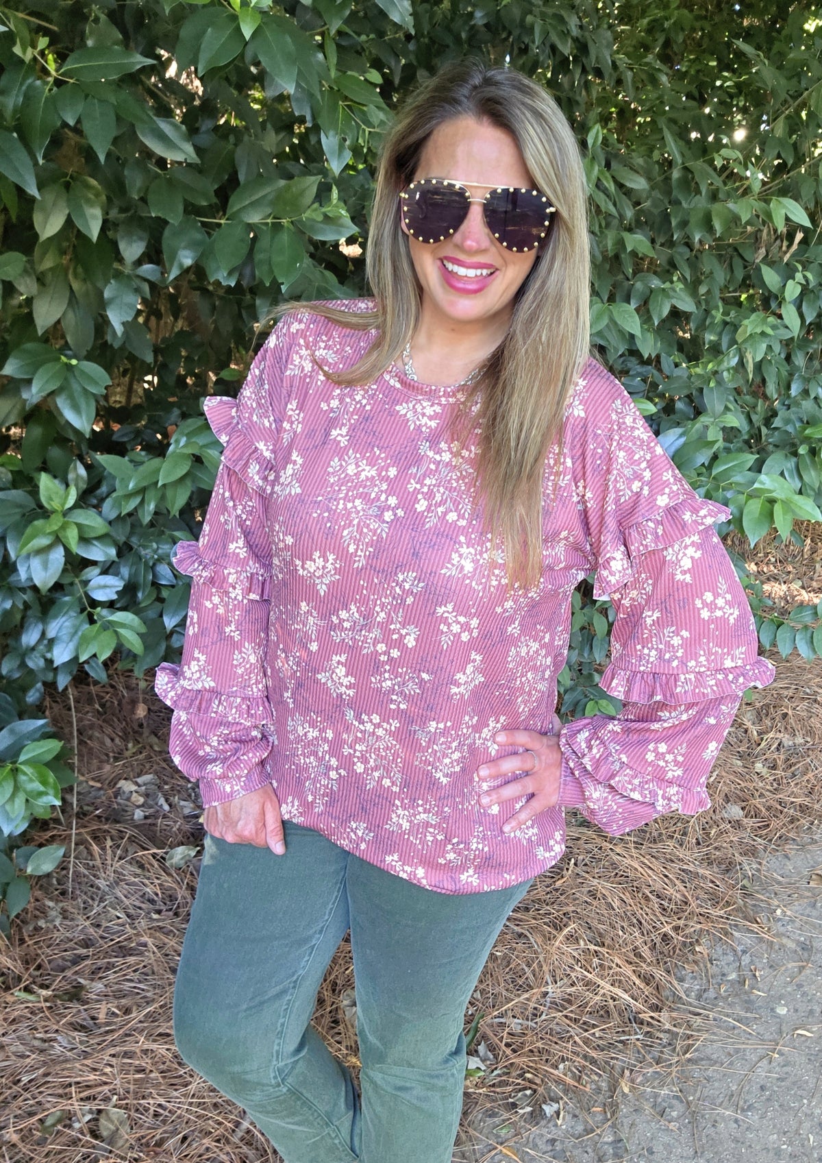 MARSALA RAISED RIBBED FLORAL RUFFLE DETAIL SLEEVE KNIT TOP