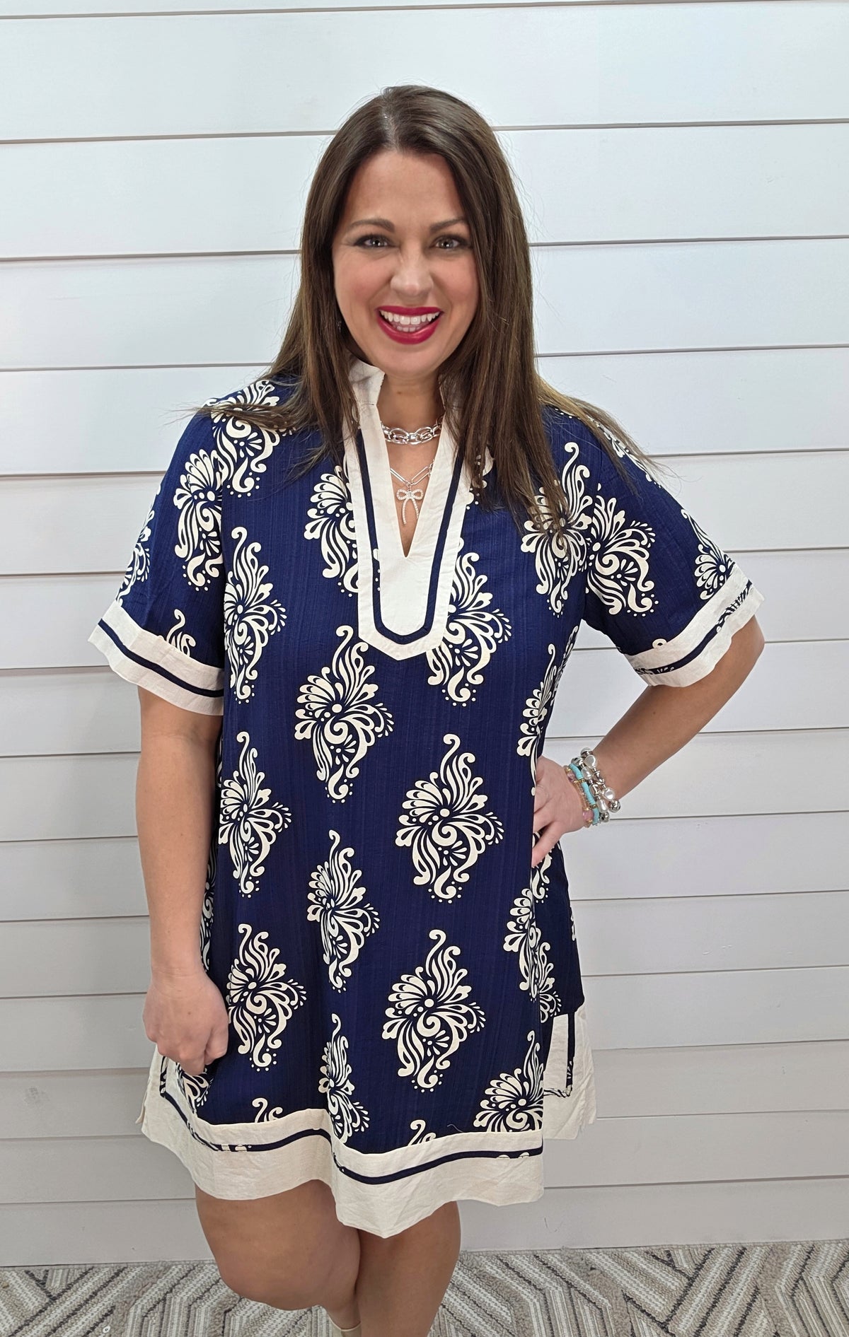 NAVY/CREAM ABSTRACT PRINT V NECK DRESS