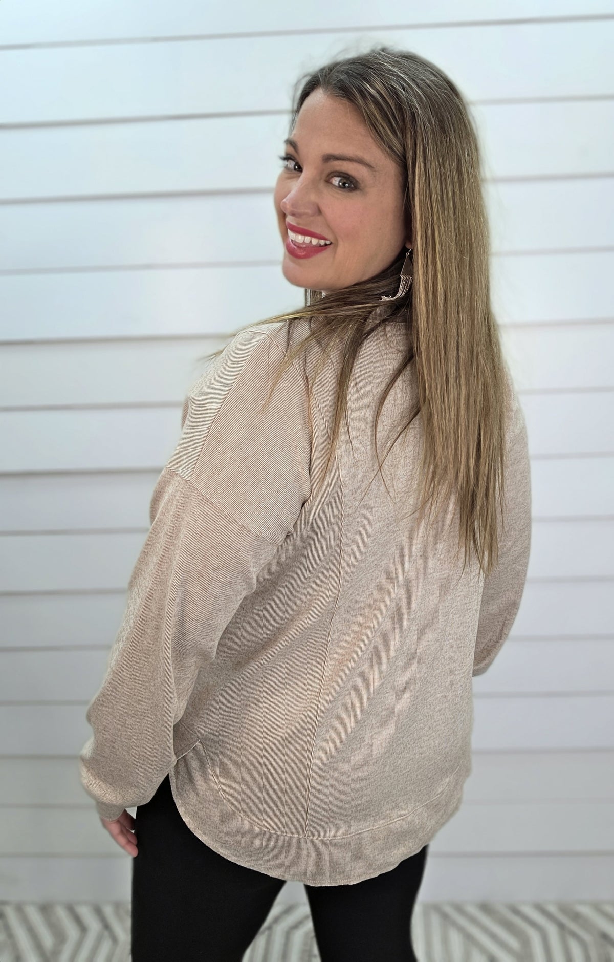 TAUPE SOFT KNIT CURVED HEM KNIT TOP