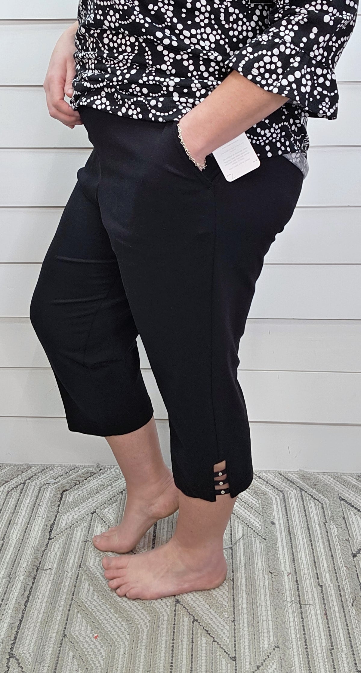 BLACK PULLON KNIT CAPRI PANTS