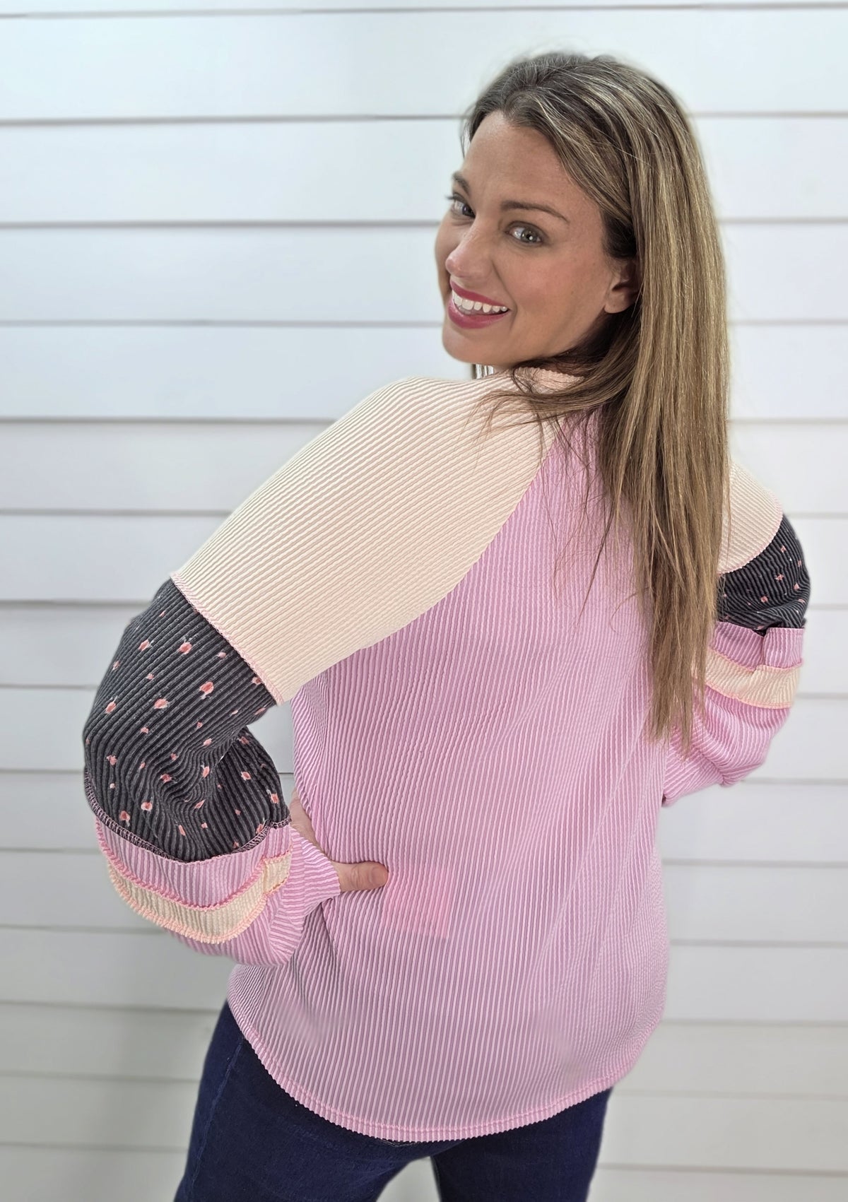 PINK RAISED RIBBED COLORBLOCK/FLORAL SLEEVE KNIT TOP