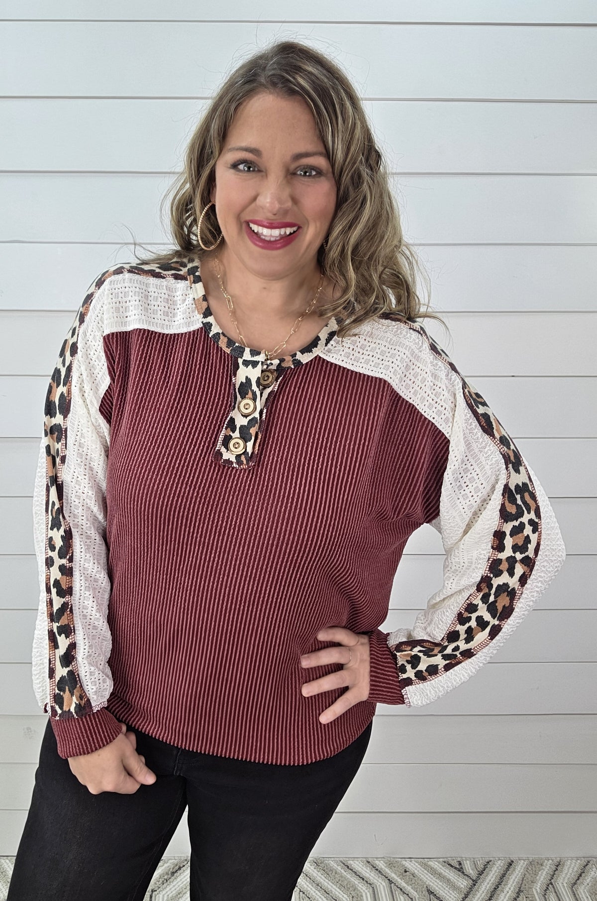 BURGUNDY RAISED RIBBED/ANIMAL/LACE TRIM BUTTON TOP