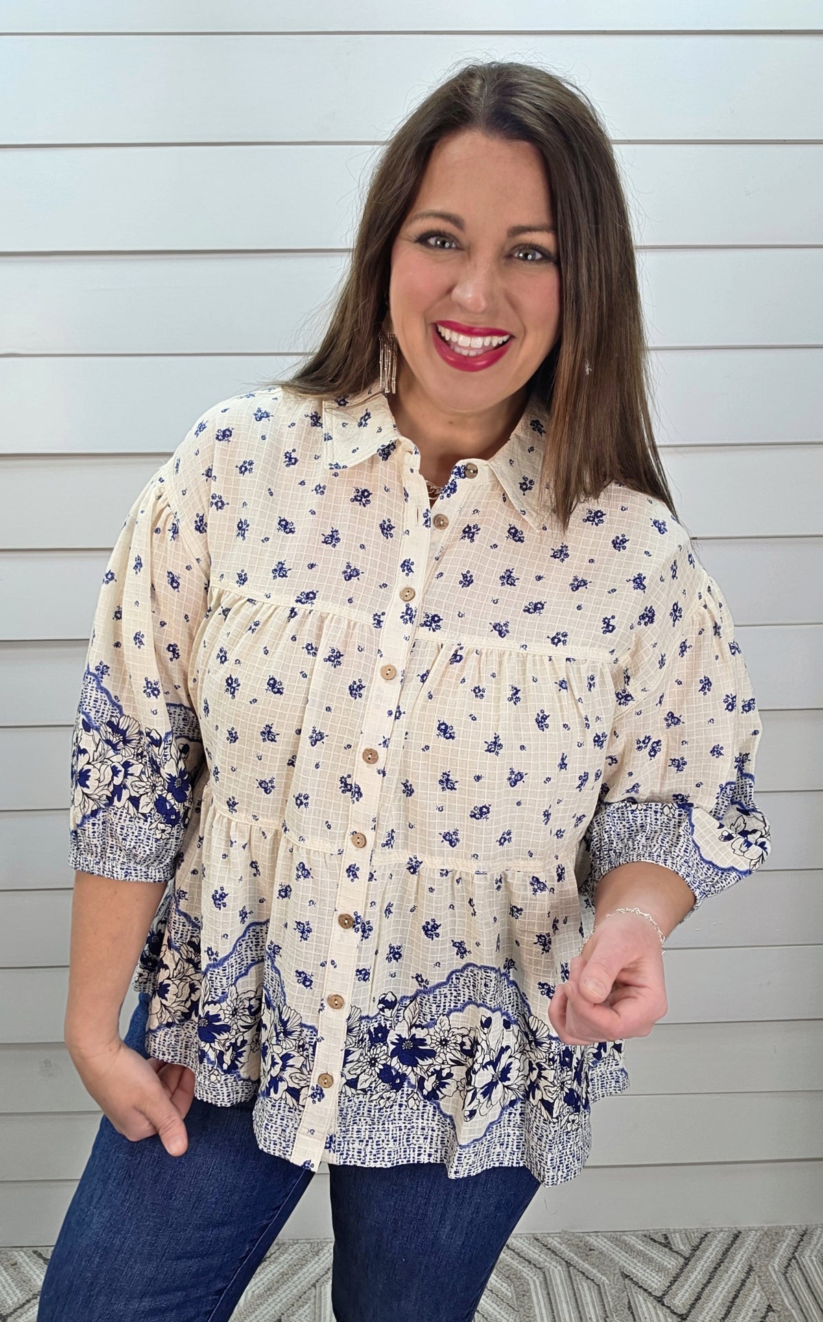 WHITE/BLUE TEXTURED WOVEN BUTTON DOWN FLORAL TOP