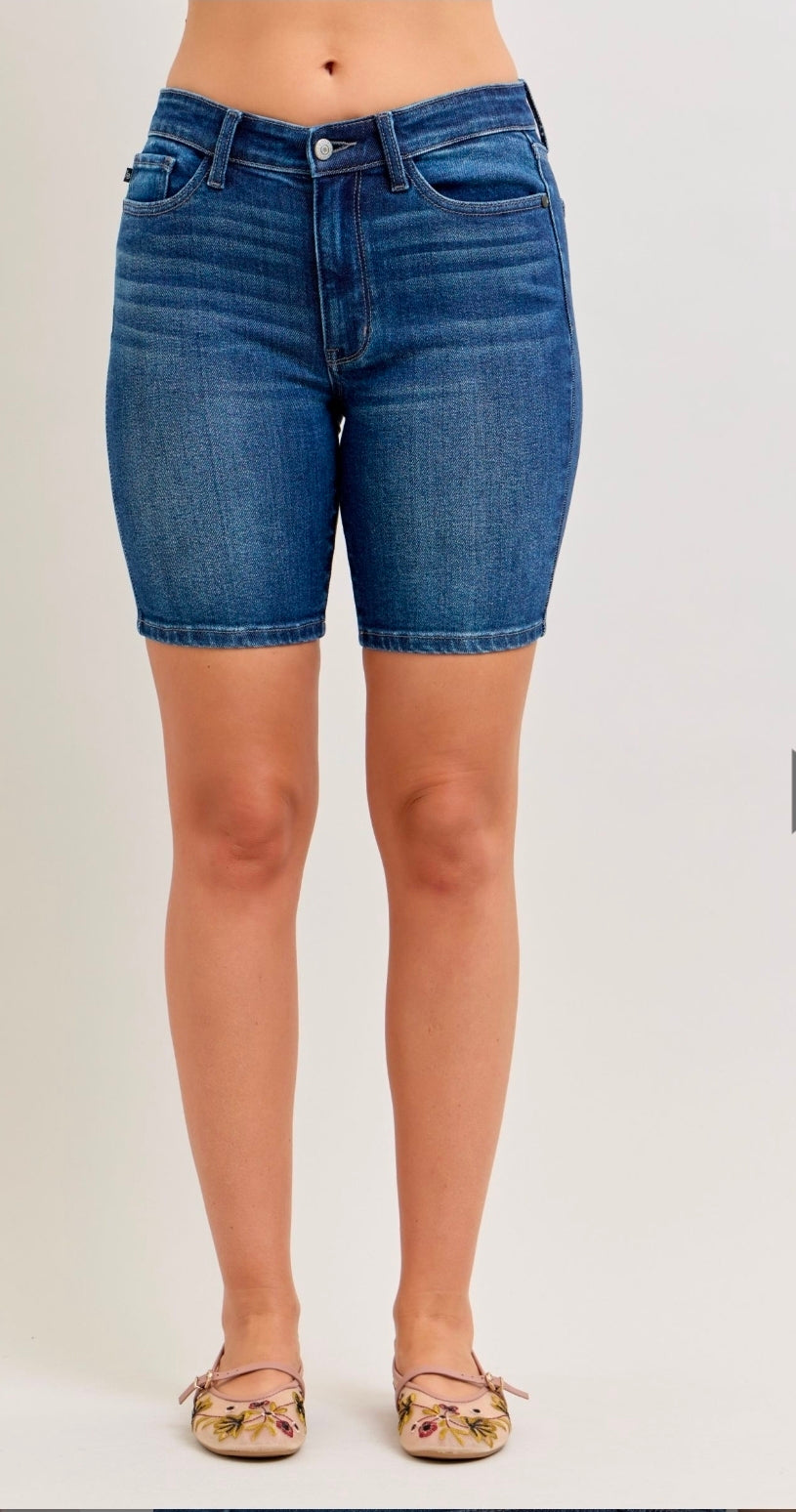 JUDY BLUE MID RISE BERMUDA