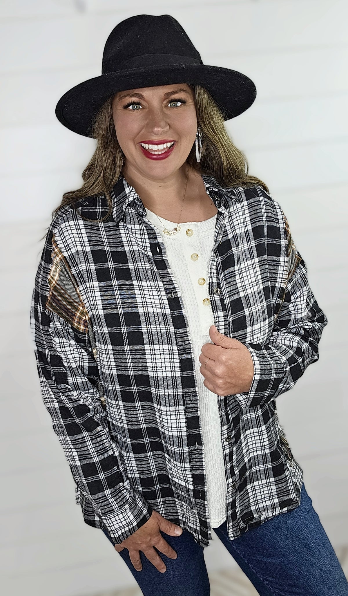 BLACK/WHITE PLAID CONTRAST FLANNEL BUTTON DOWN