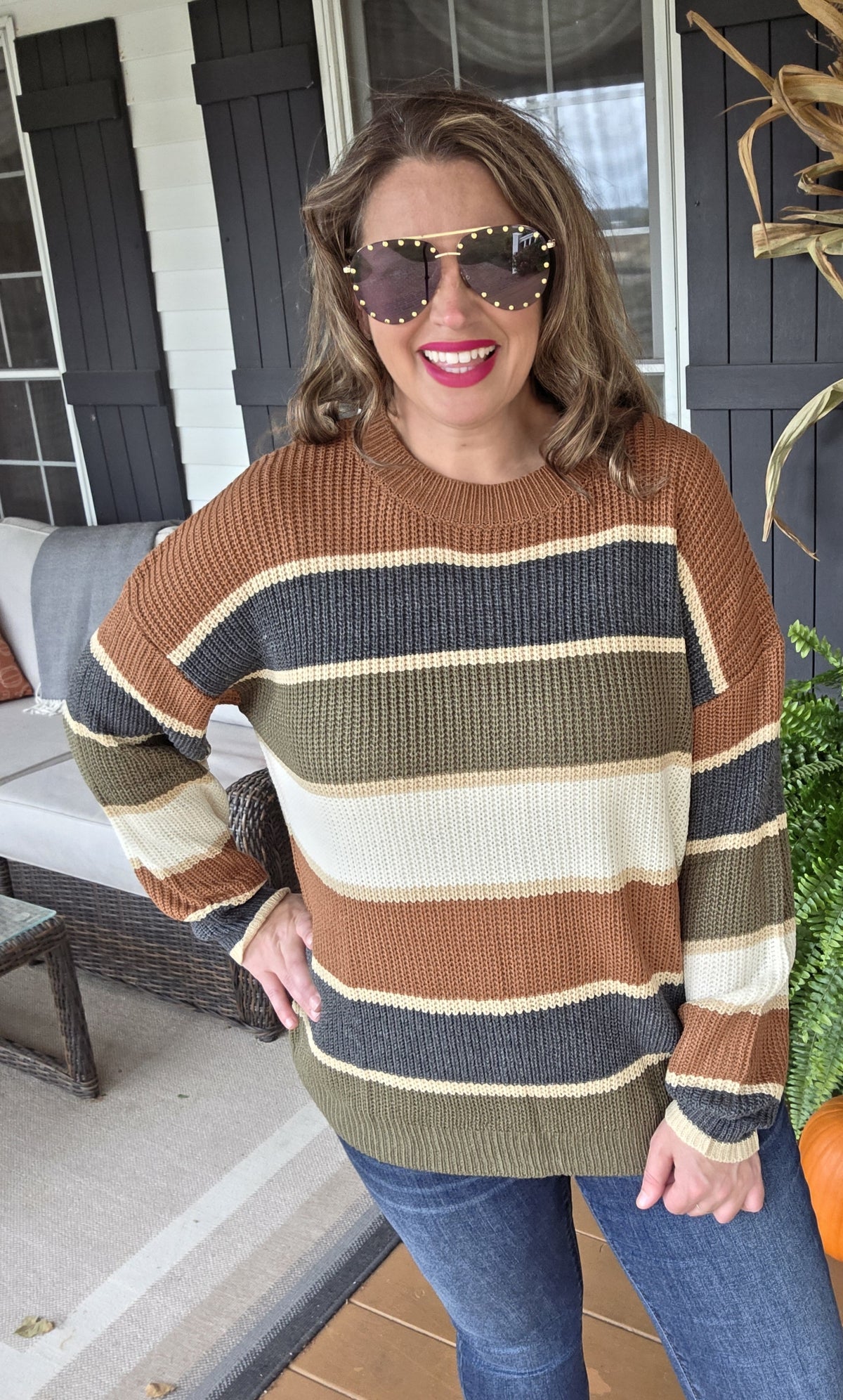 CAMEL/OLIVE STRIPED CREW NECK PULLOVER SWEATER