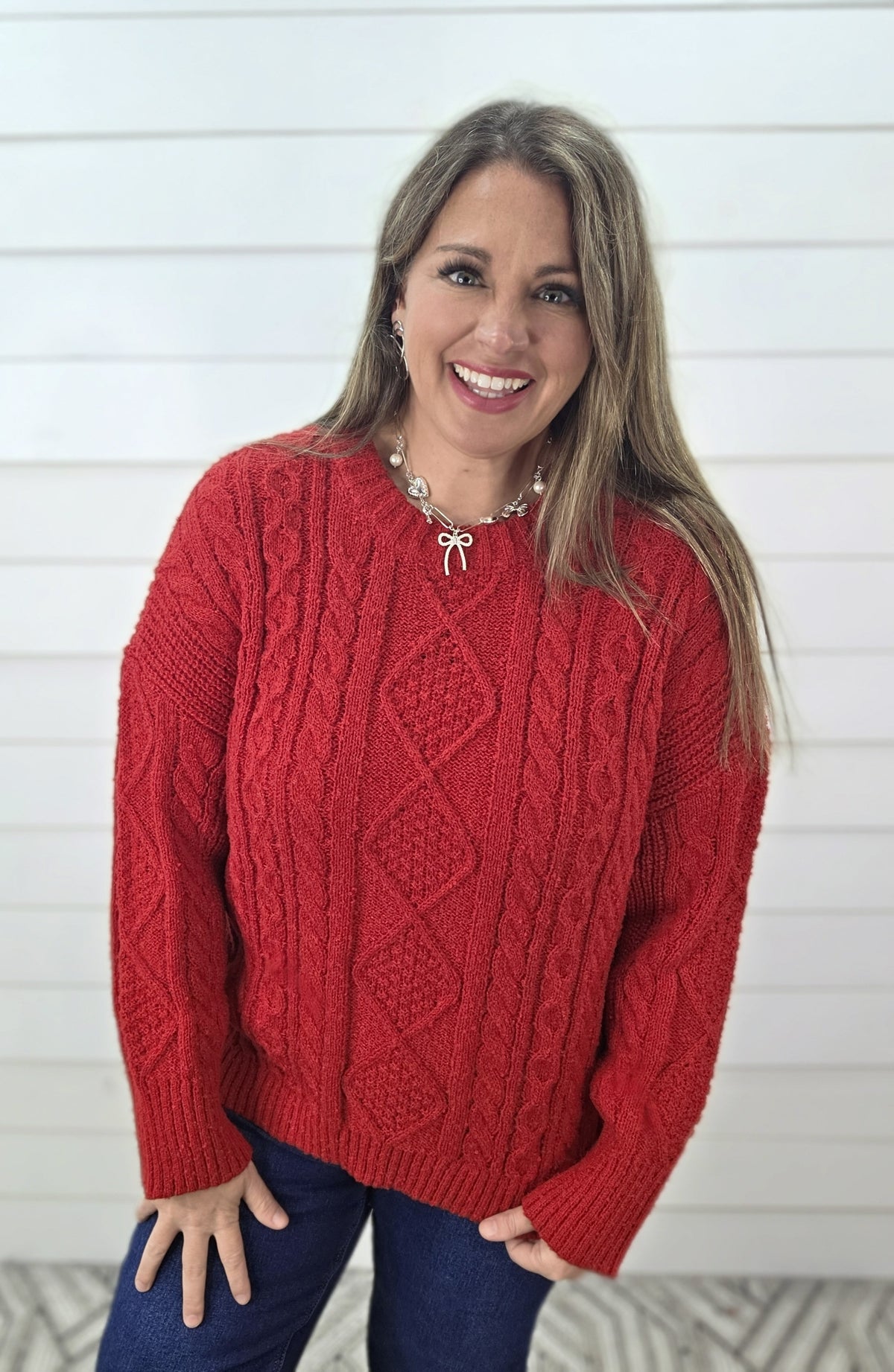 DEEP RED CREW NECK CABLE KNIT SWEATER