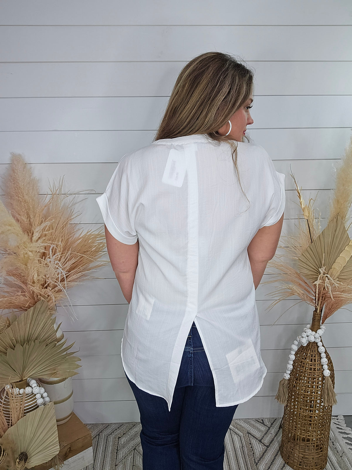 WHITE V NECK WOVEN POCKET TOP