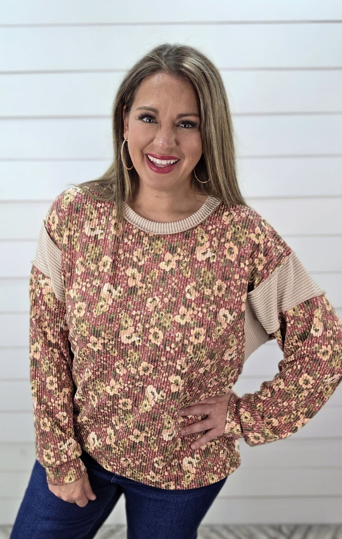 BERRY/MOCHA FLORAL RAISED RIBBED KNIT TOP