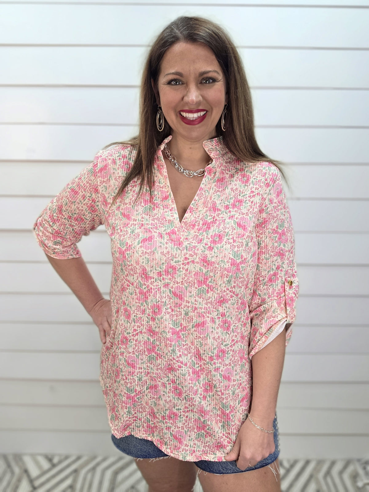 CREAM/PINK FLORAL RAISED RIBBED V NECK 3/4 SLEEVE KNIT TOP