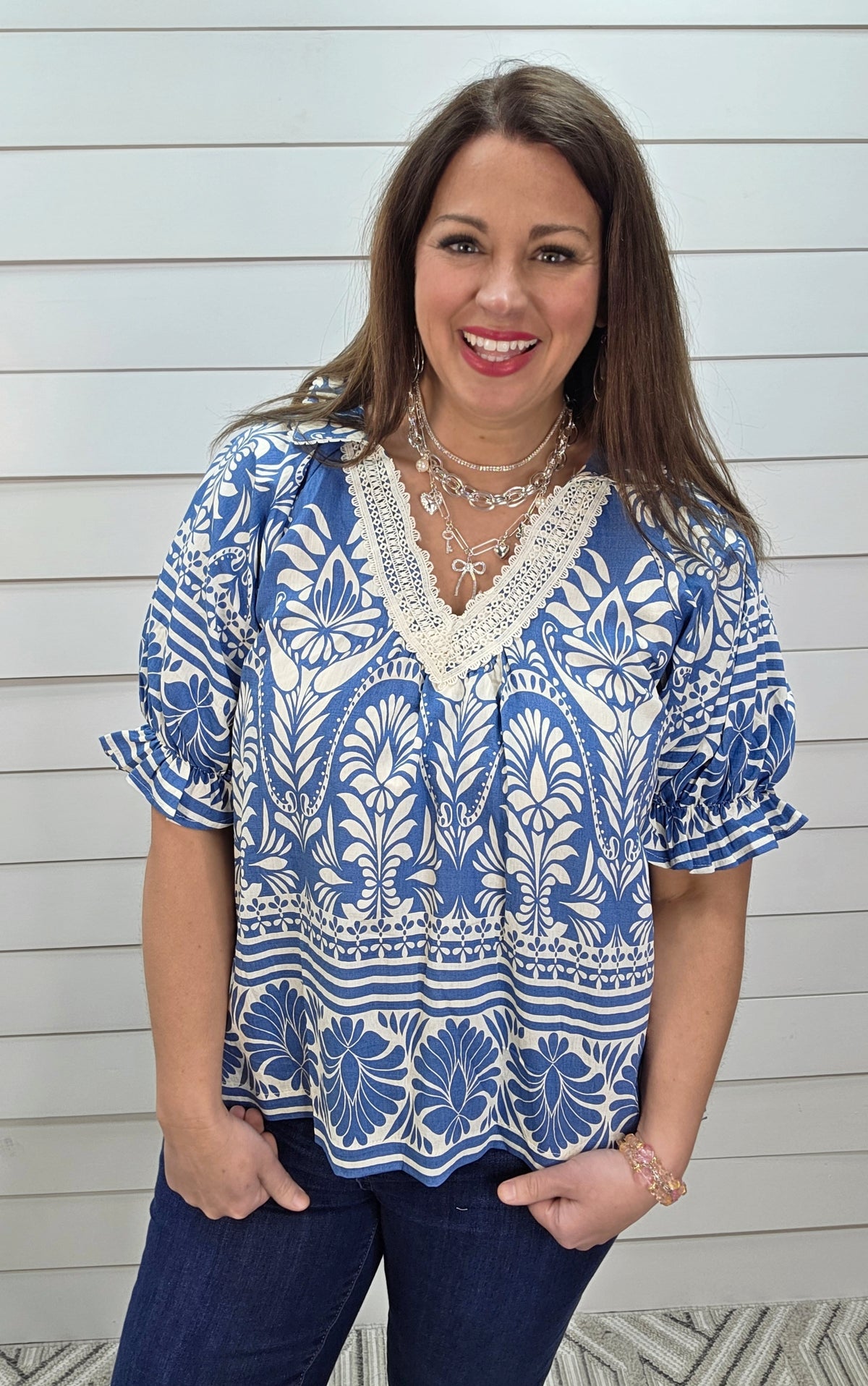 LT BLUE/CREAM PRINTED LACE TRIM V NECK WOVEN TOP