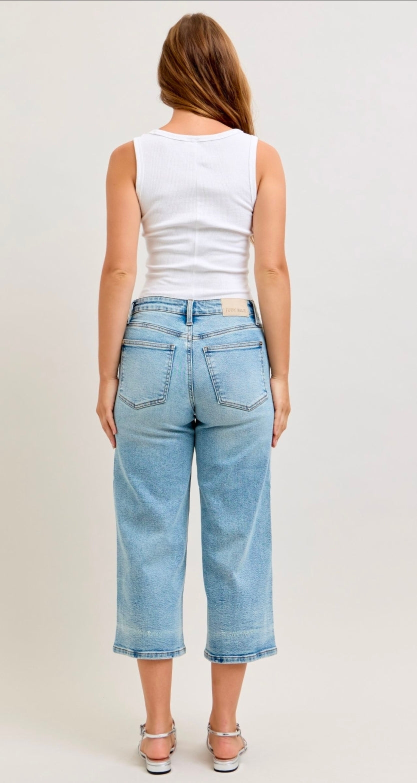 JUDY BLUE MID RISE WIDE LEG CROP