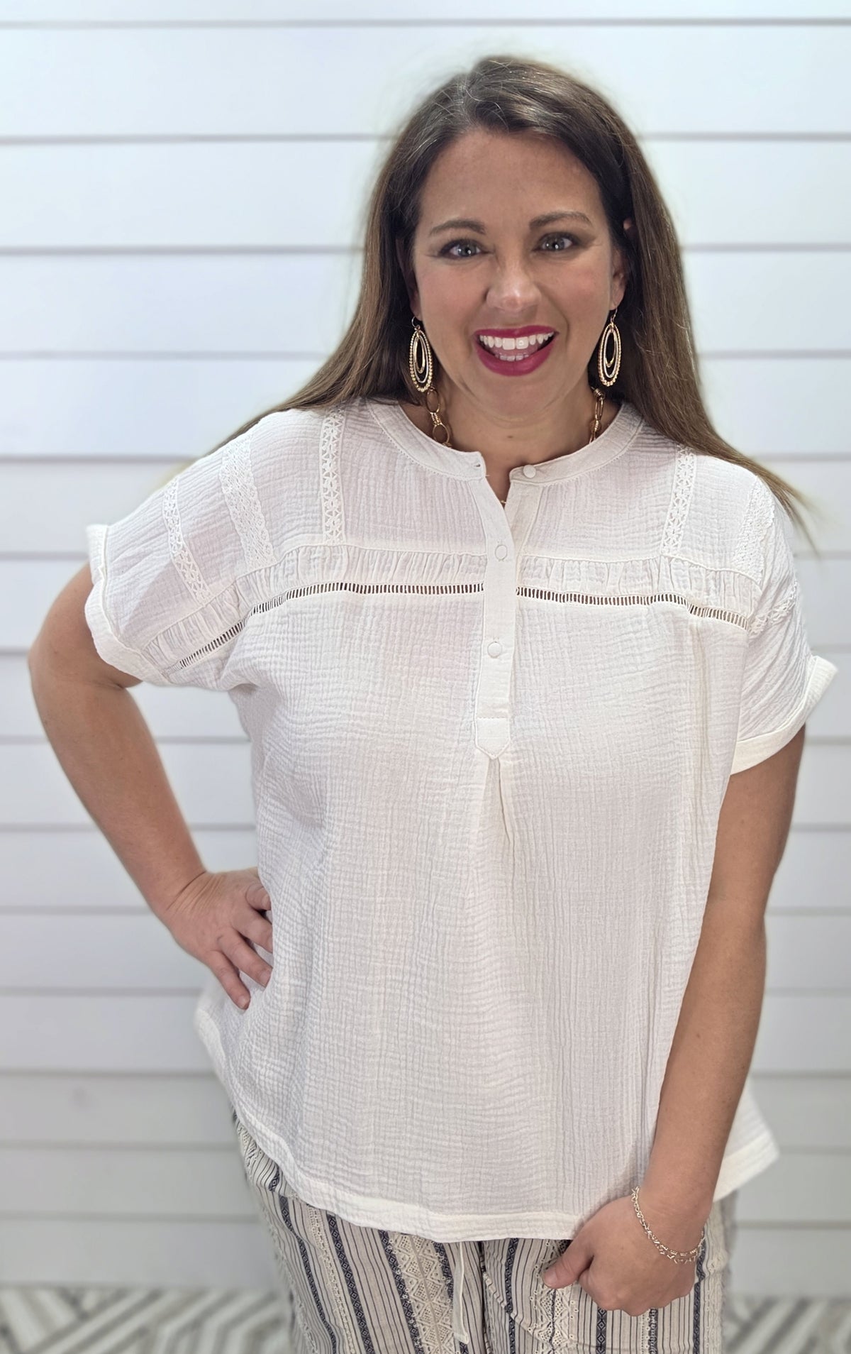 CREAM COTTON GAUZED LINE LACE TRIM OVERSIZED BUTTON TRIM TOP