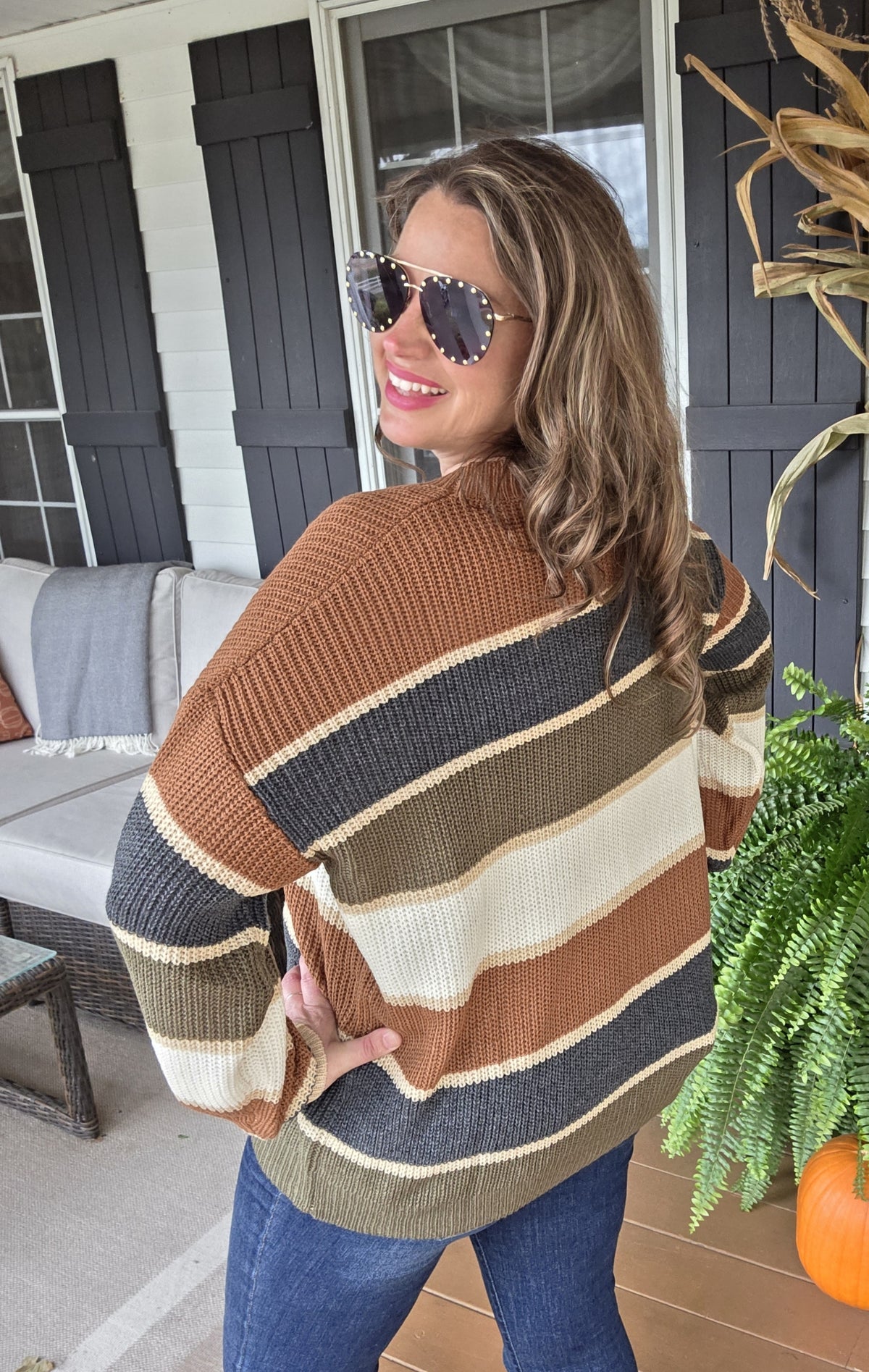 CAMEL/OLIVE STRIPED CREW NECK PULLOVER SWEATER
