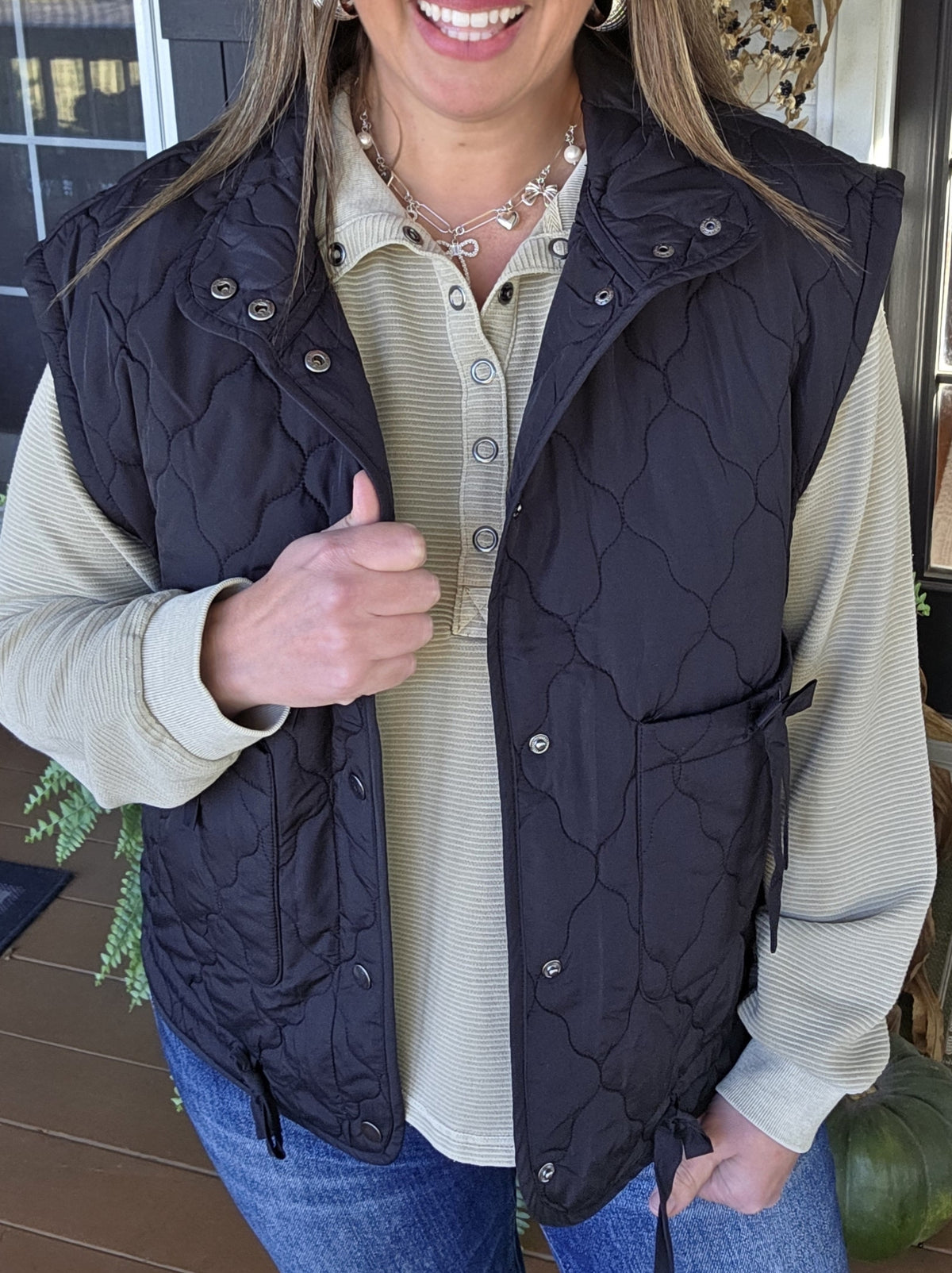 BLACK QUILTED BOW TIE LIGHT WEIGHT VEST