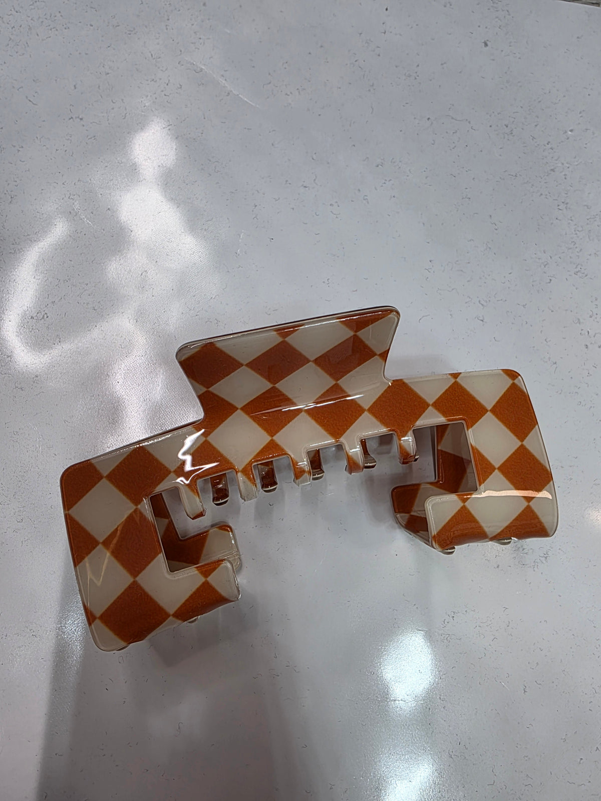 ORANGE LARGE CHECKERED HAT CLIP