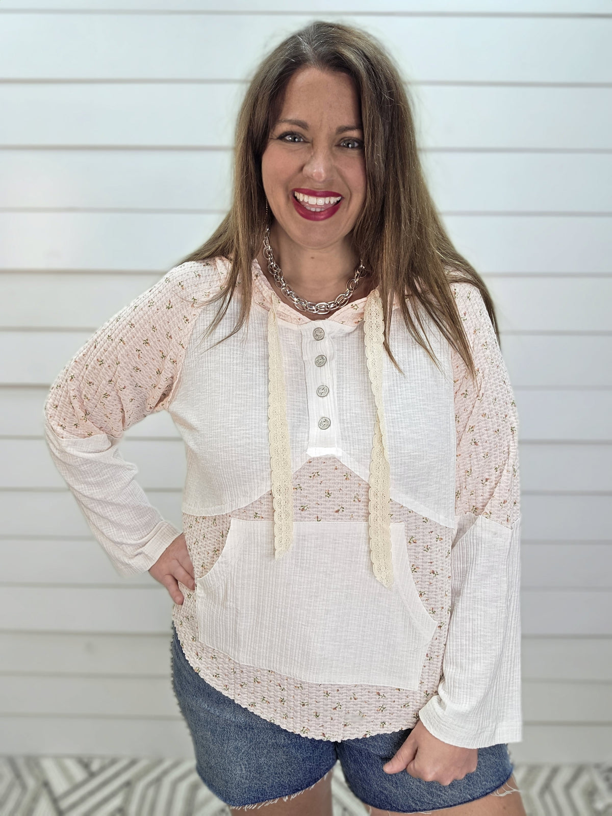 POL BLUSH/OFF WHITE FLORAL LIGHT WEIGHT HOODED TOP