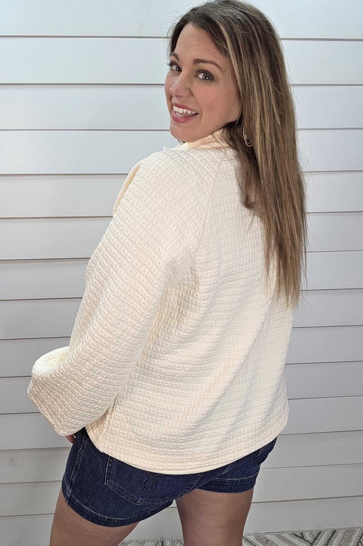 CREAM QUILTED HENLEY BUTTON PULLOVER