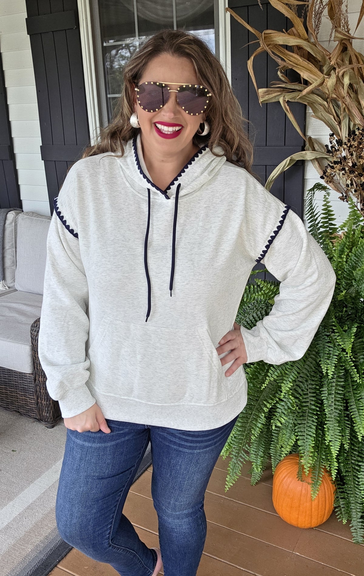 HEATHER GREY/NAVY STITCHED HOODED PULLOVER