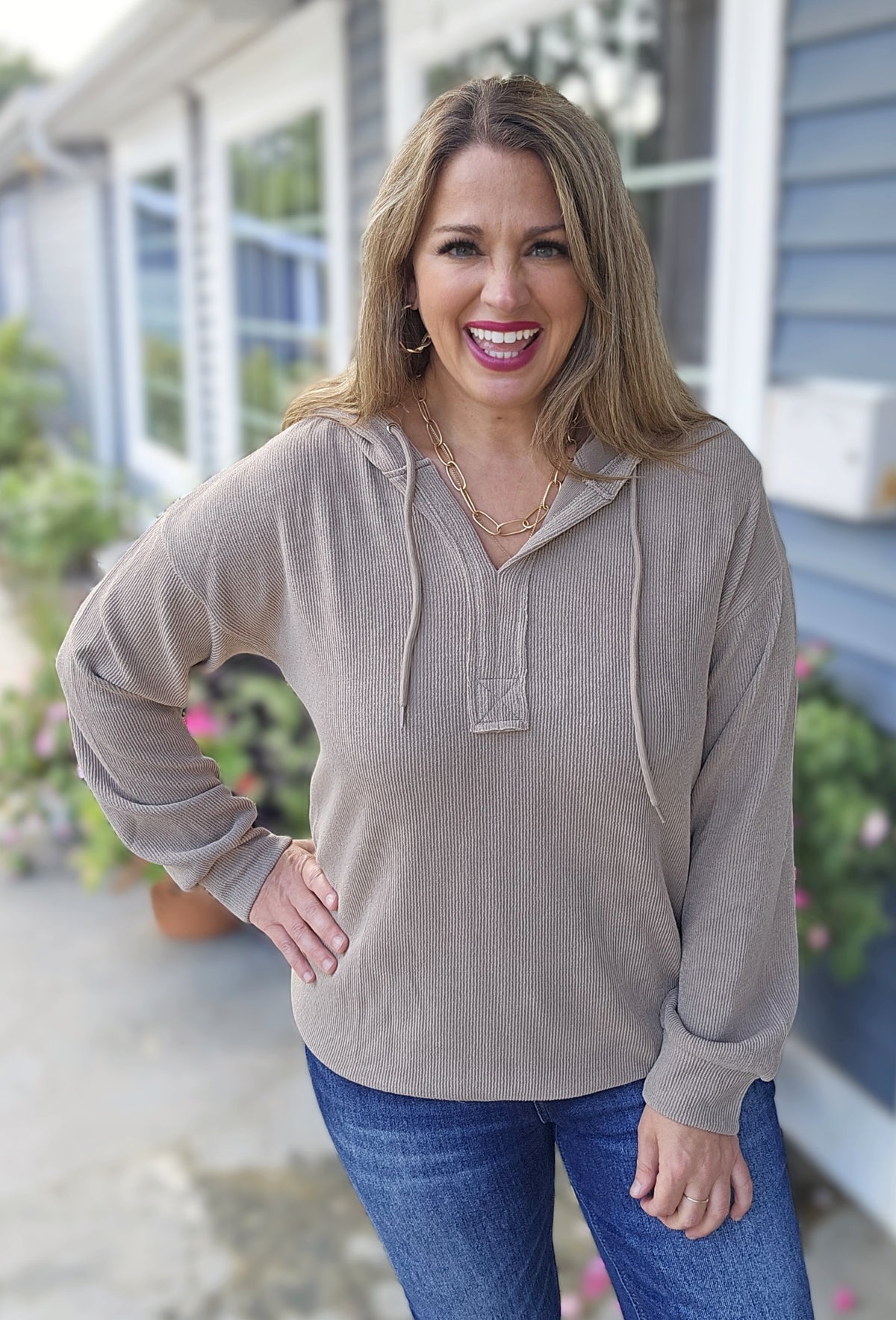 MOCHA RIBBED V NECK LIGHT WEIGHT HOODIE