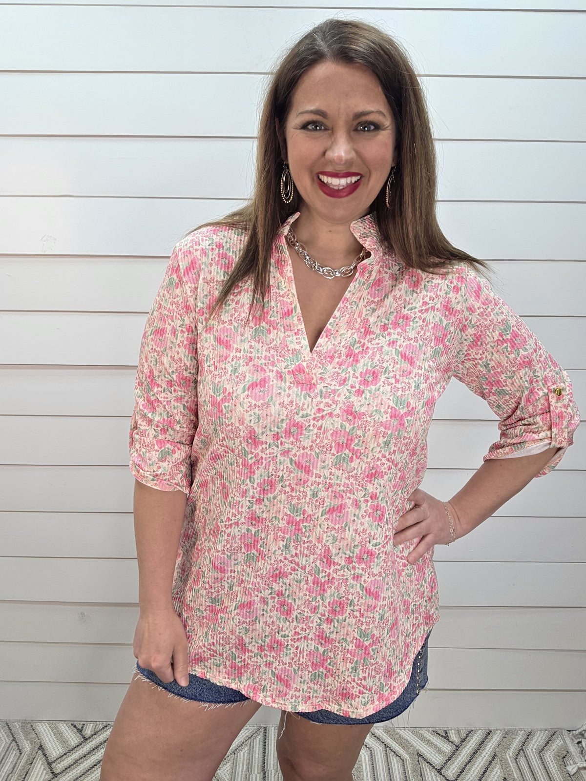 CREAM/PINK FLORAL RAISED RIBBED V NECK 3/4 SLEEVE KNIT TOP