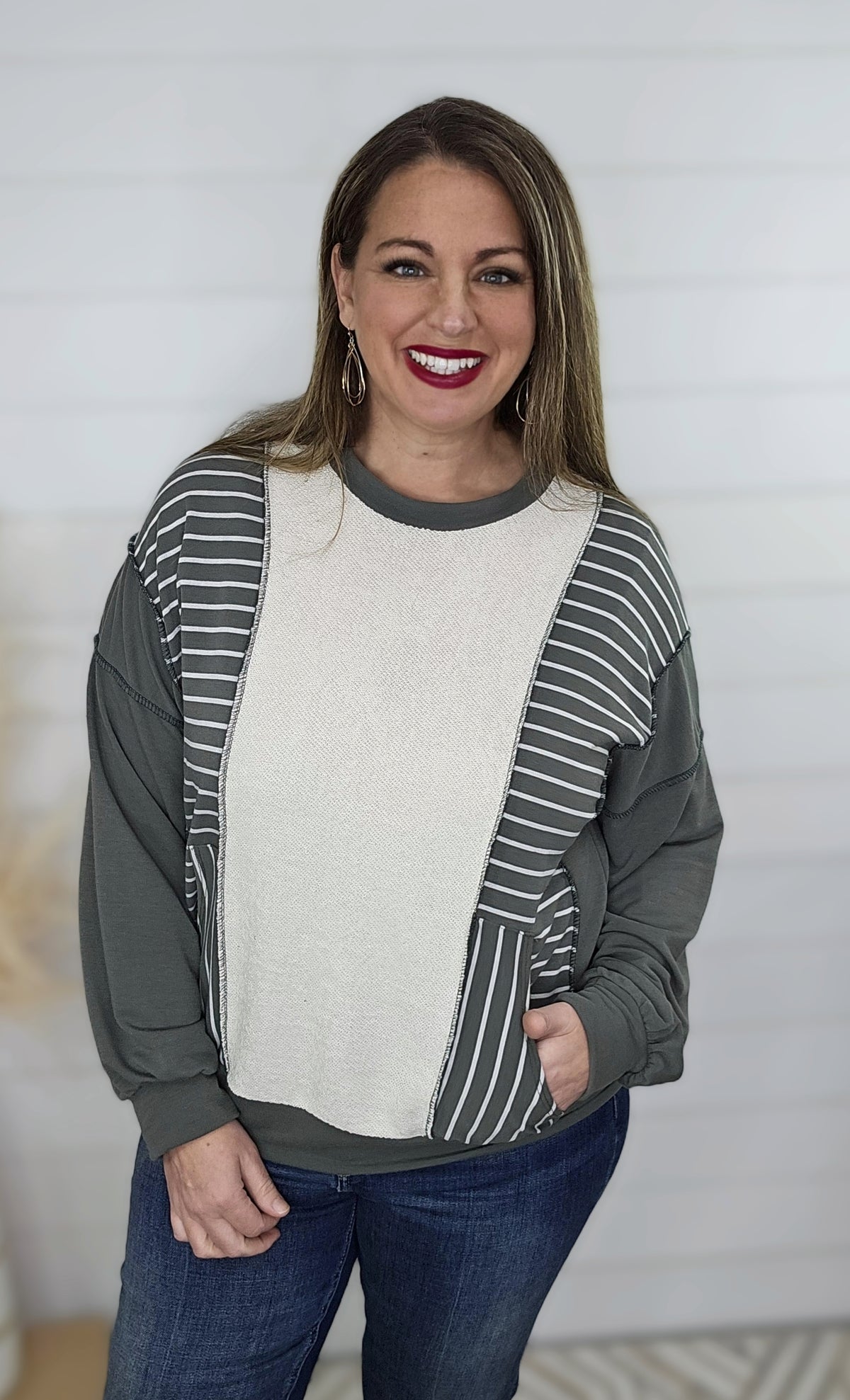 OLIVE STRIPED CONTRAST BLOCK PULLOVER