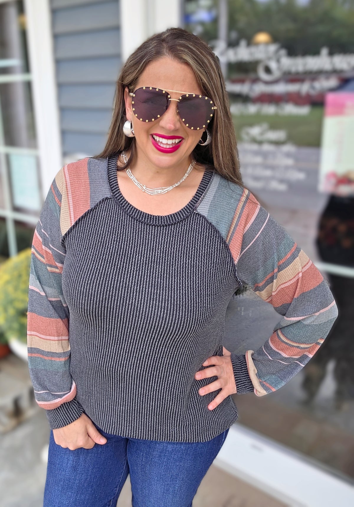 CHARCOAL RAISED RIBBED/STRIPED SLEEVE CONTRAST KNIT TOP