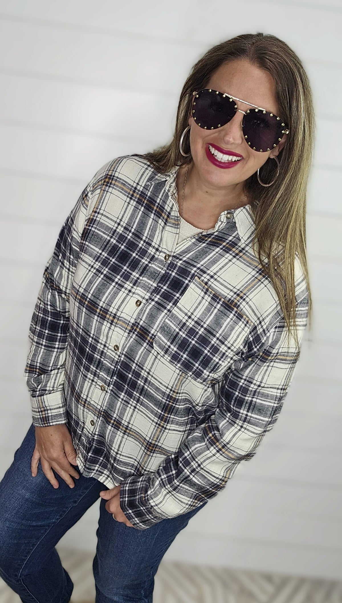 BLACK/CHARCOAL PLAID BUTTON UP FLANNEL