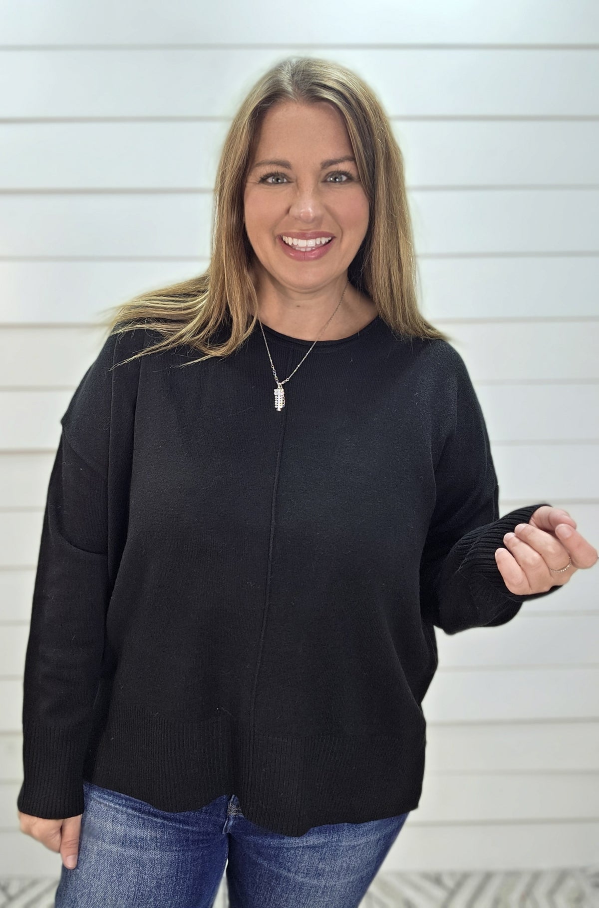 BLACK CREW NECK LOOSE FIT CENTER SEAM LIGHT WEIGHT SWEATER