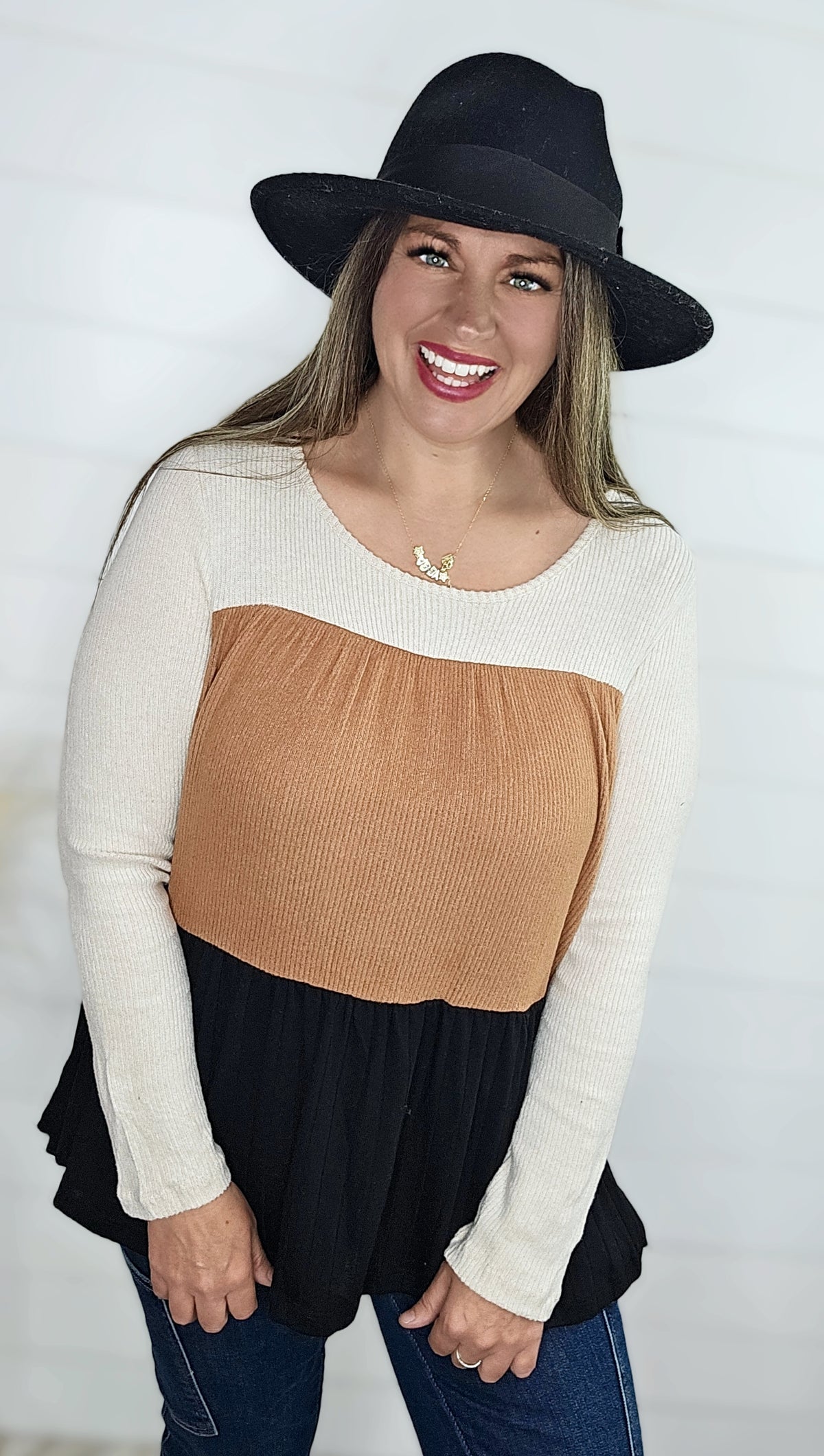 OATMEAL/BRICK BRUSHED RIBBED COLORBLOCK TOP