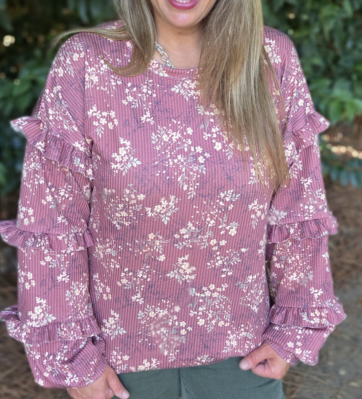 MARSALA RAISED RIBBED FLORAL RUFFLE DETAIL SLEEVE KNIT TOP