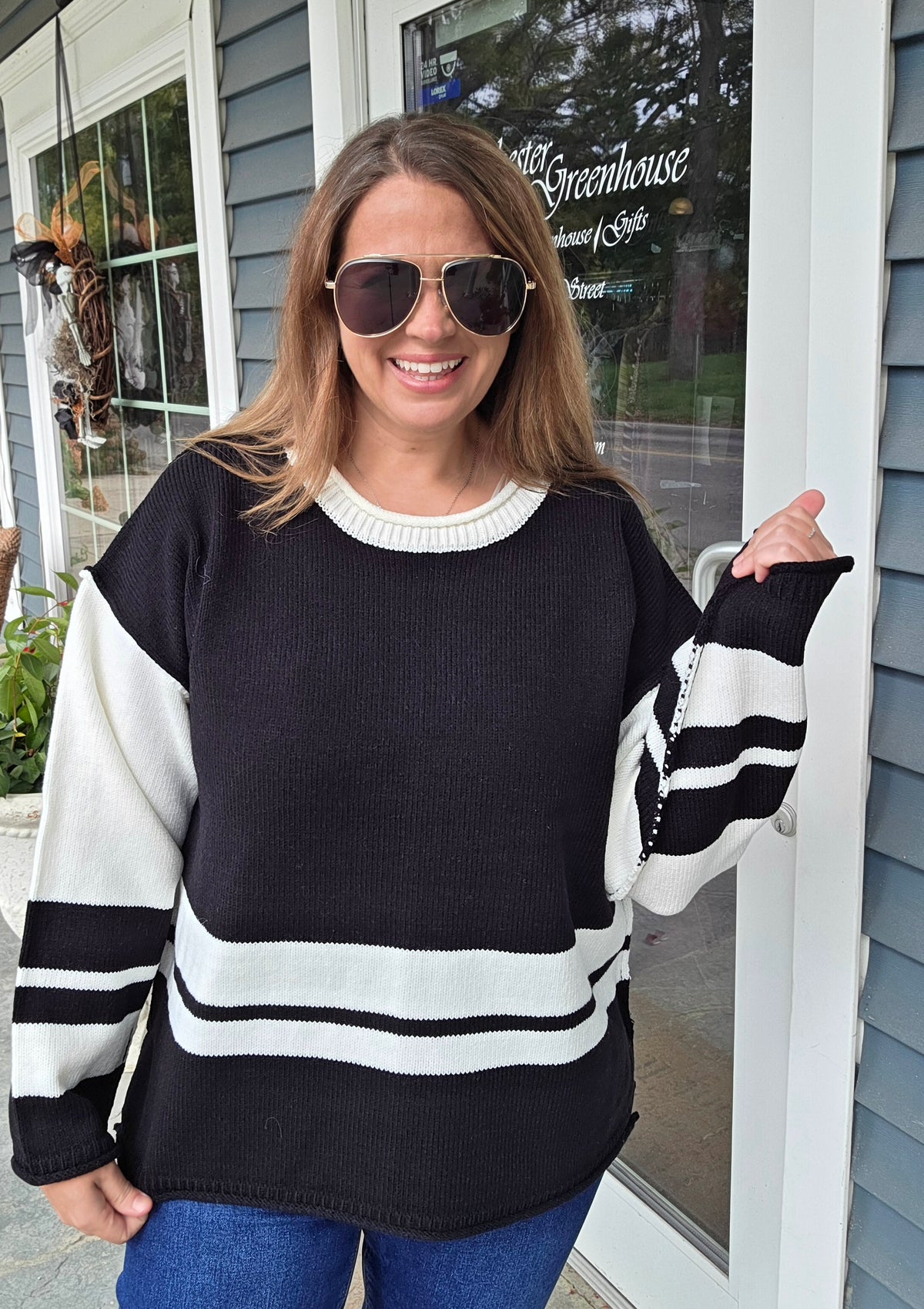 BLACK/WHITE CONTAST OVERSIZED KNIT SWEATER