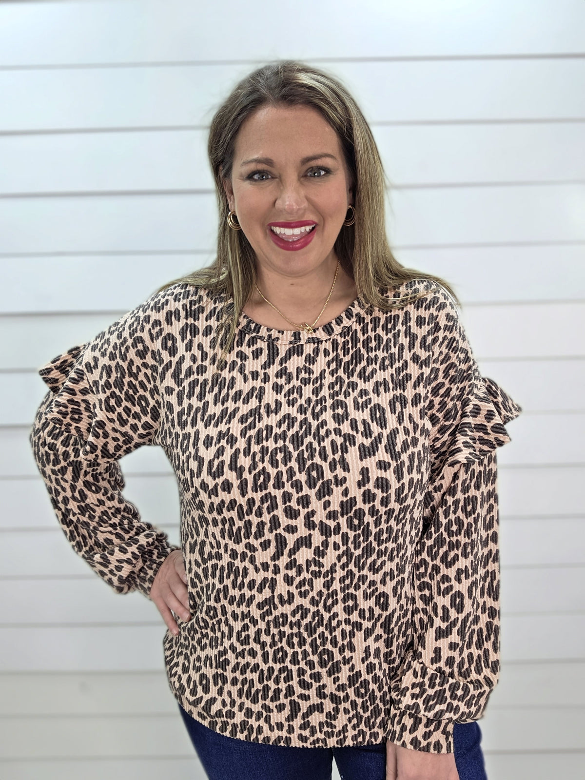 TAUPE RAISED RIBBED ANIMAL TOP W/ RUFFLE SLEEVE