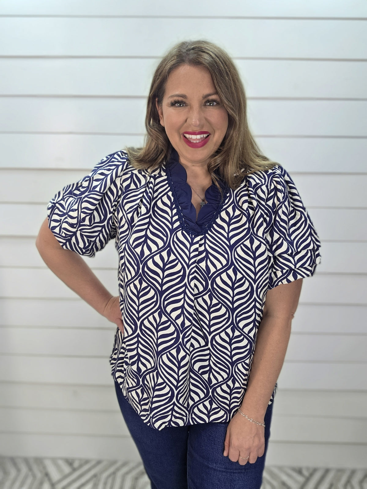 NAVY/CREAM PRINTED V NECK TOP W/ BUBBLE SLEEVE AND SCALLOPED NECKLINE