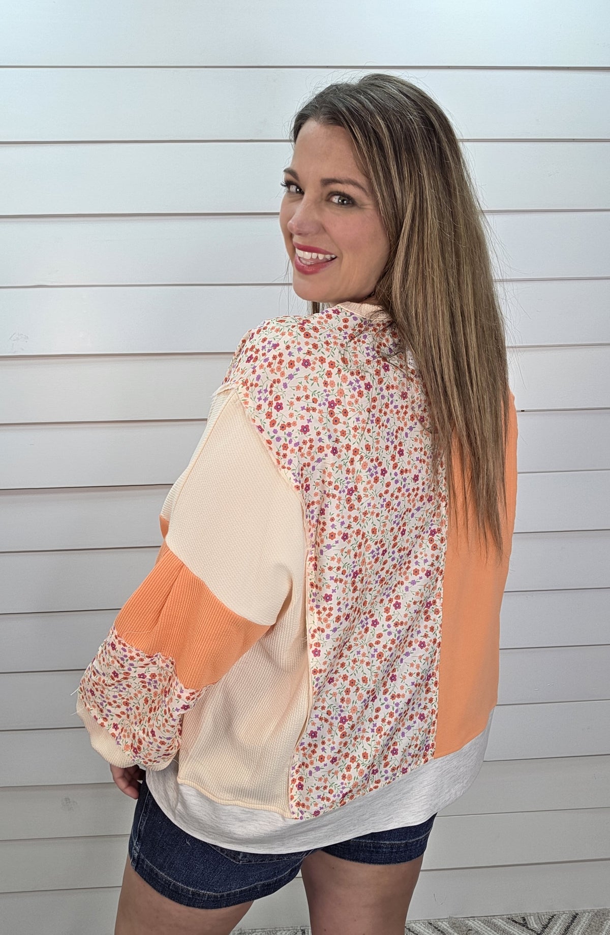 CREAM/ORANGE FLOWER PATCH KNIT COLORBLOCK TOP