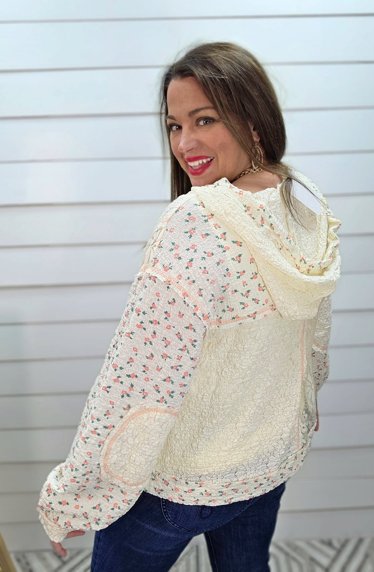 POL CREAM TEXTURE/LACE JACKET WITH PETITE FLORAL