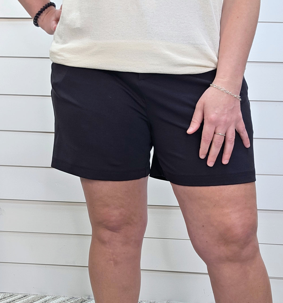 DEAR SCARLETT SHORTS - BLACK