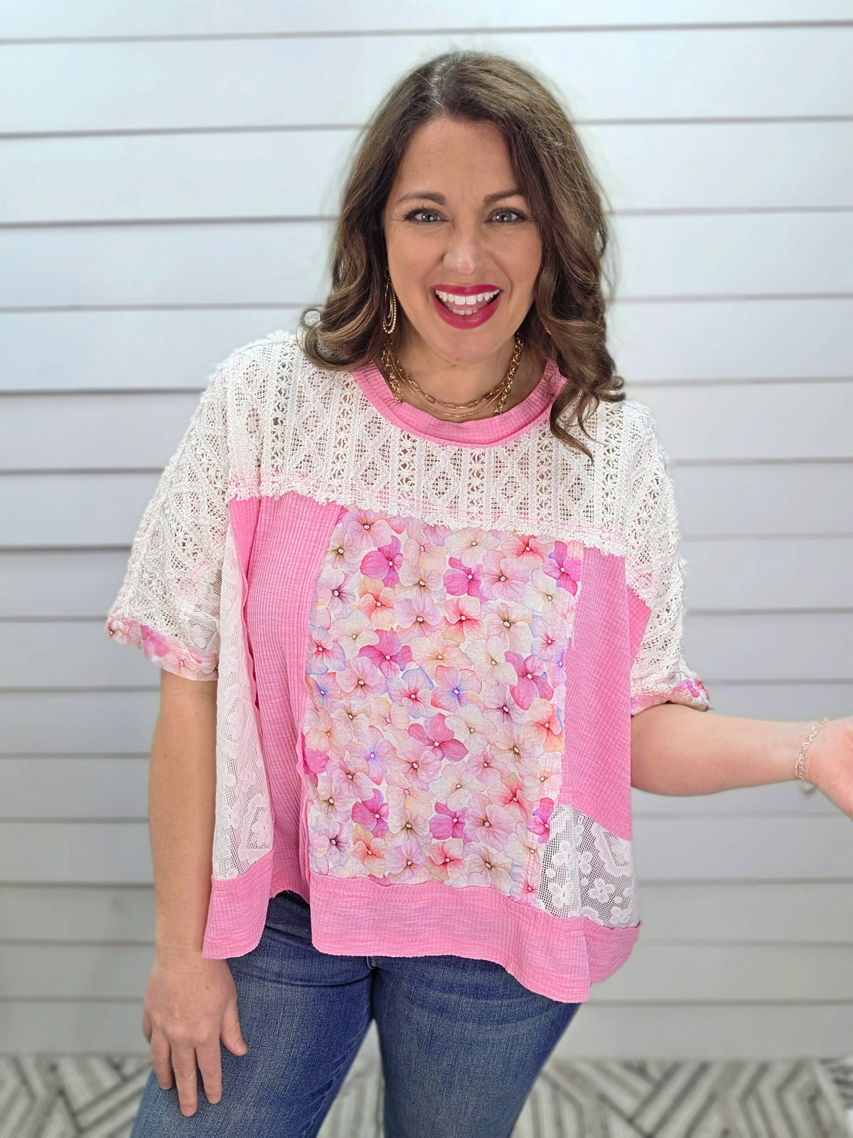 POL CANDY PINK FLORAL/LACE OVERSIZED KNIT TOP