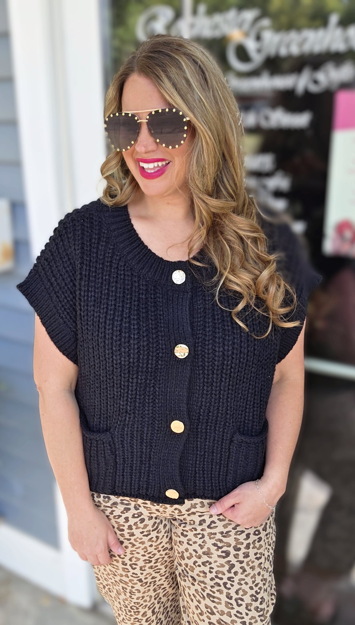 BLACK CHUNCKY BUTTON DOWN KNIT SHORT SLEEVE SWEATER
