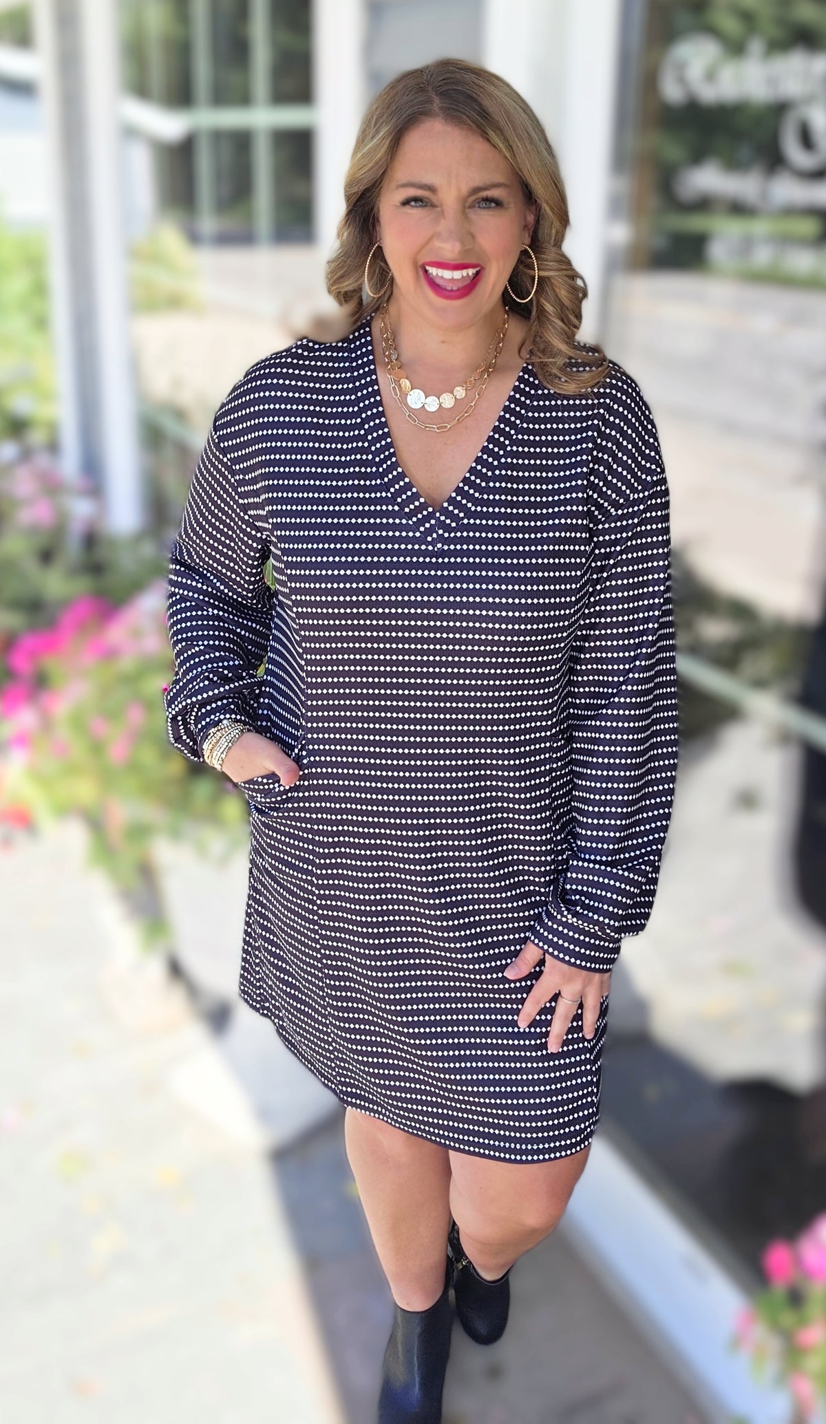 BLACK STRIPED V NECK LONG SLEEVE DRESS