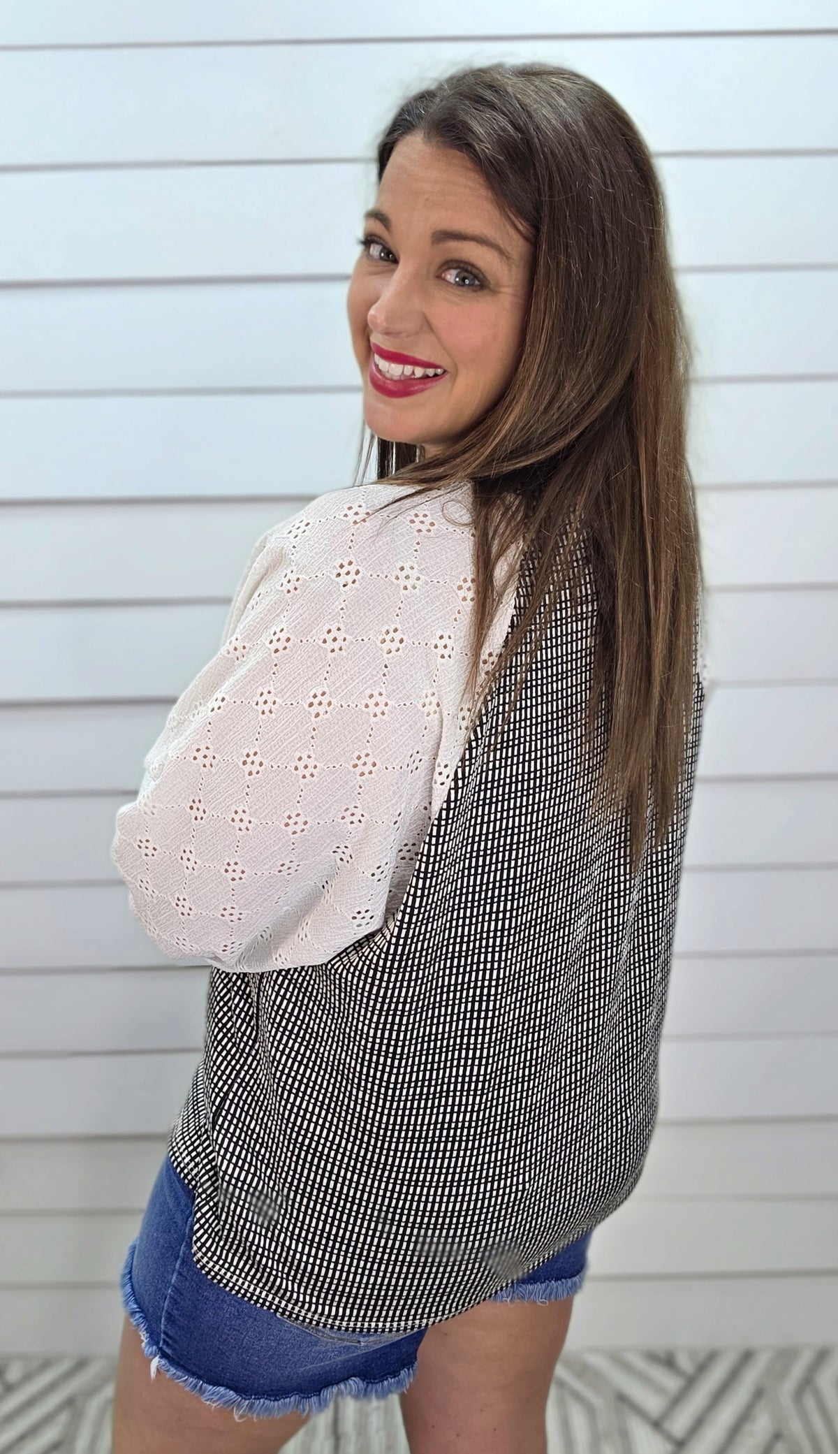 BLACK PRINTED KNIT TOP W/ CROCHET LACE SLEEVES