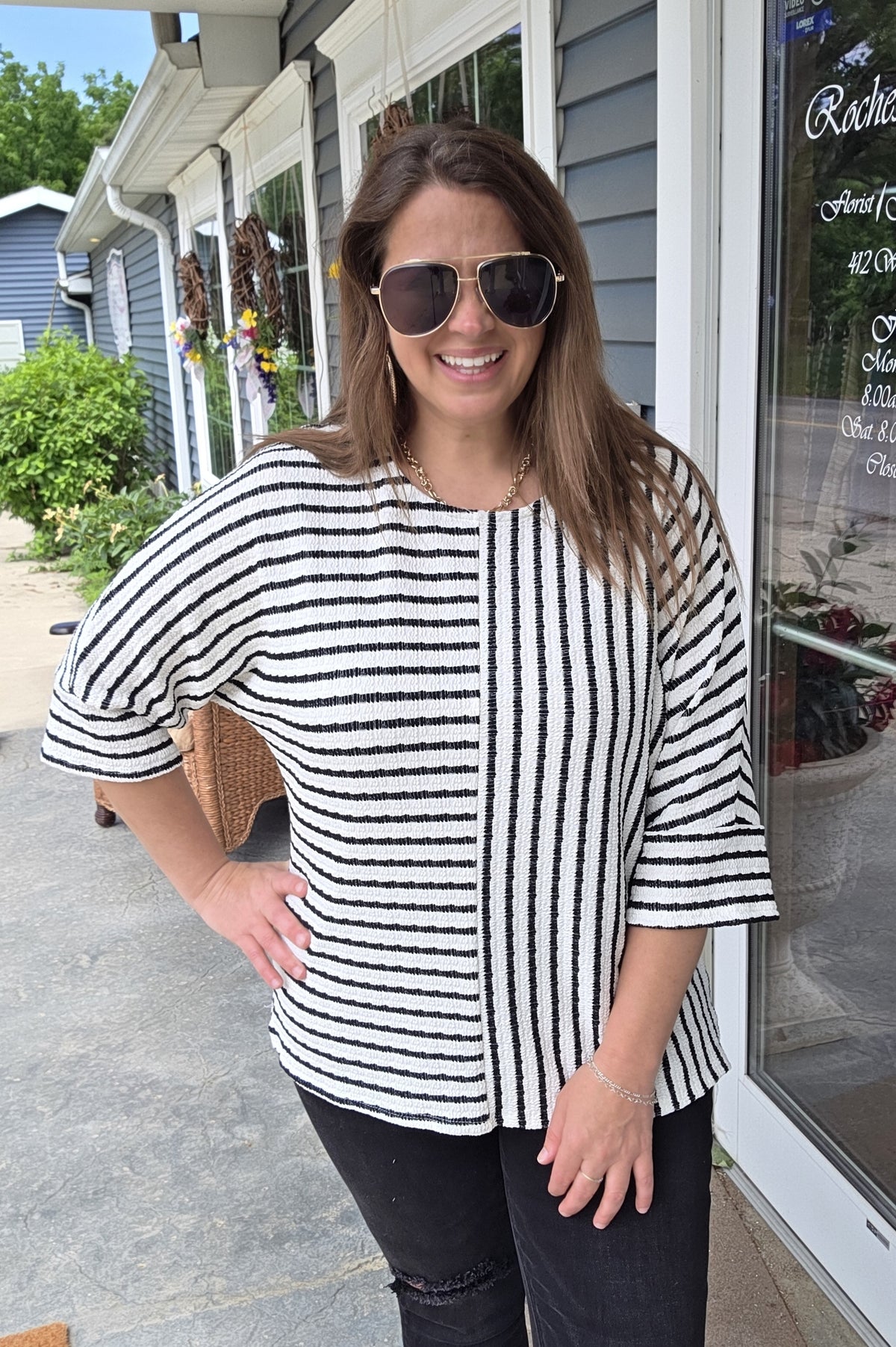 BLACK/WHITE TEXTURED KNIT STRIPED CONTRAST TOP