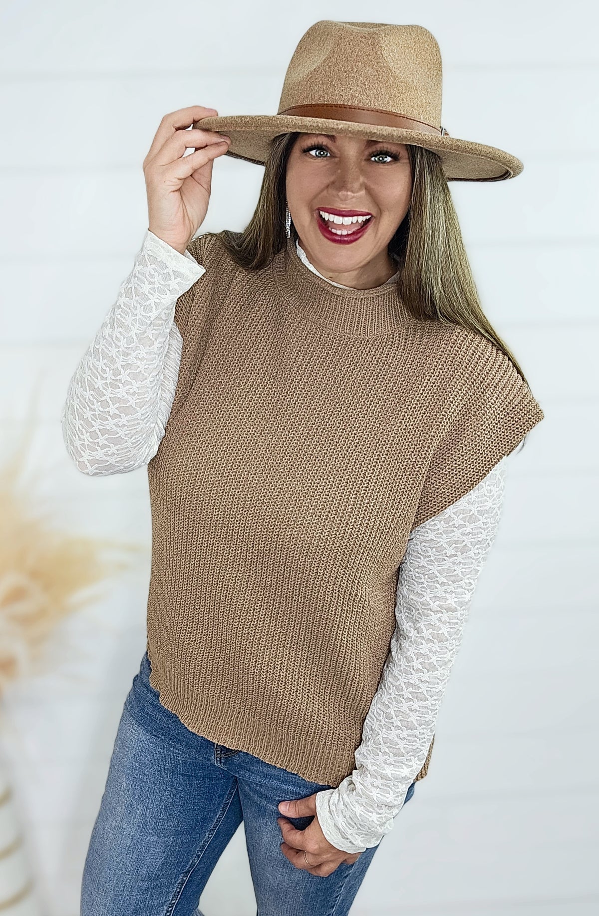 MOCHA KNIT CREW NECK VEST