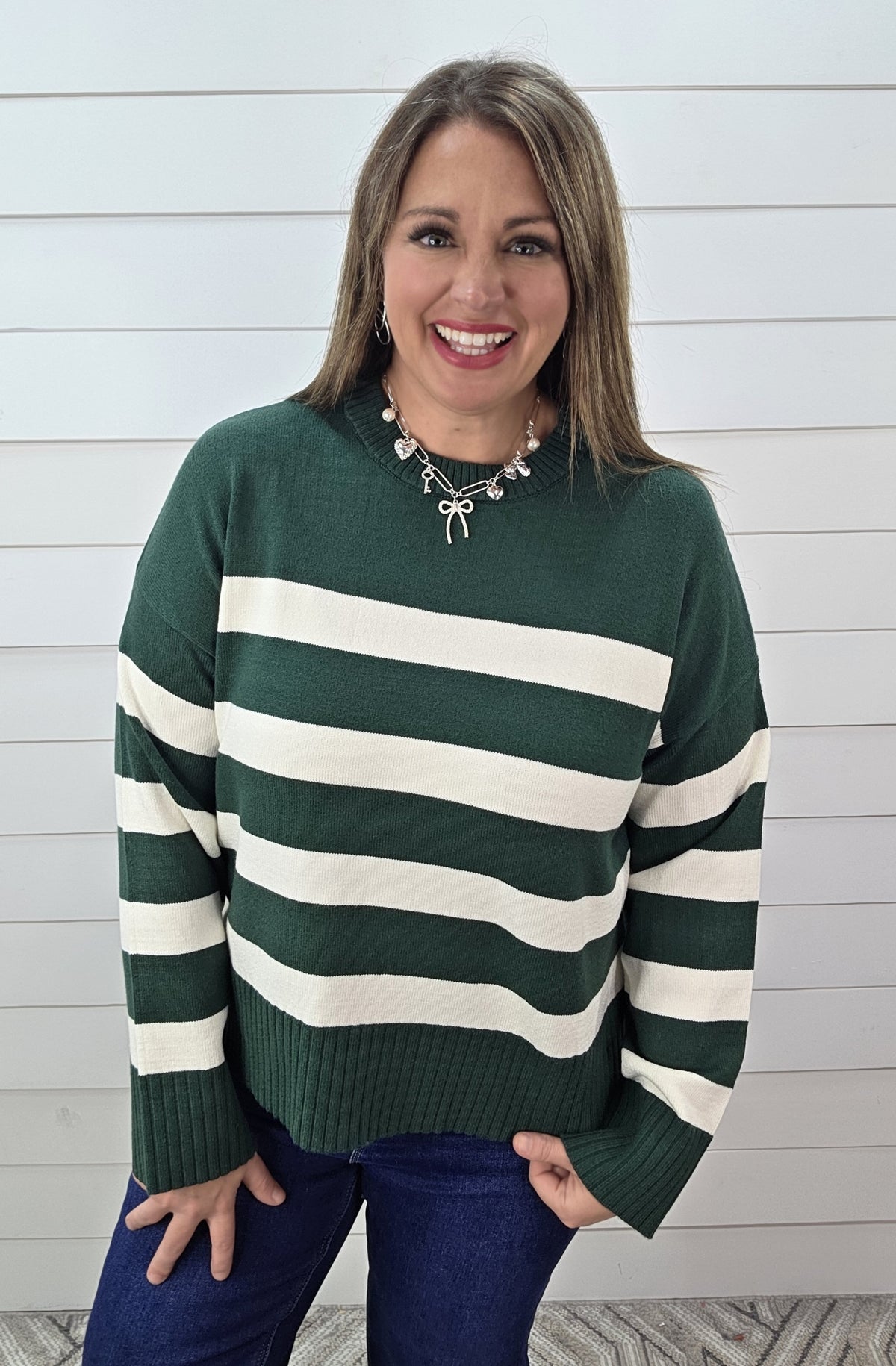 GREEN/CREAM STRIPED PULLOVER SWEATER
