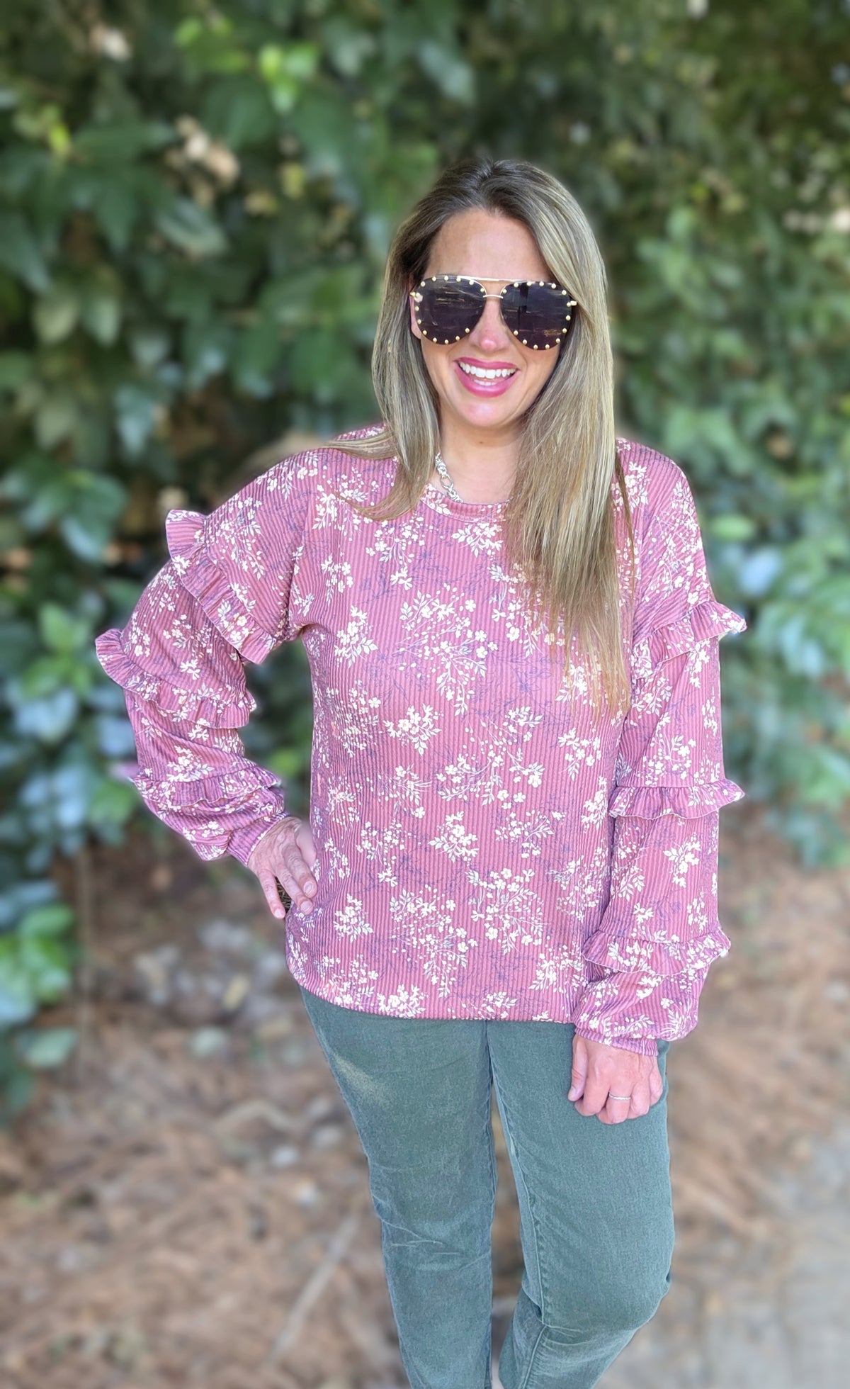 MARSALA RAISED RIBBED FLORAL RUFFLE DETAIL SLEEVE KNIT TOP