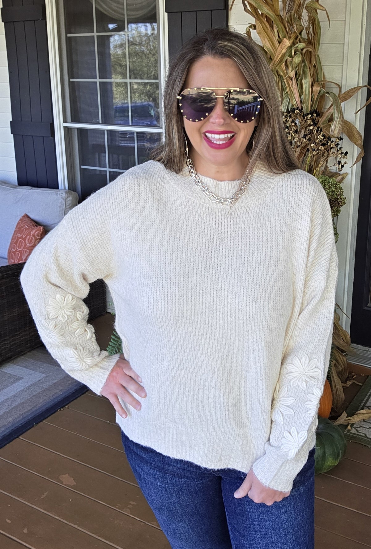 CREAM EMBROIDER FLORAL KNIT SWEATER