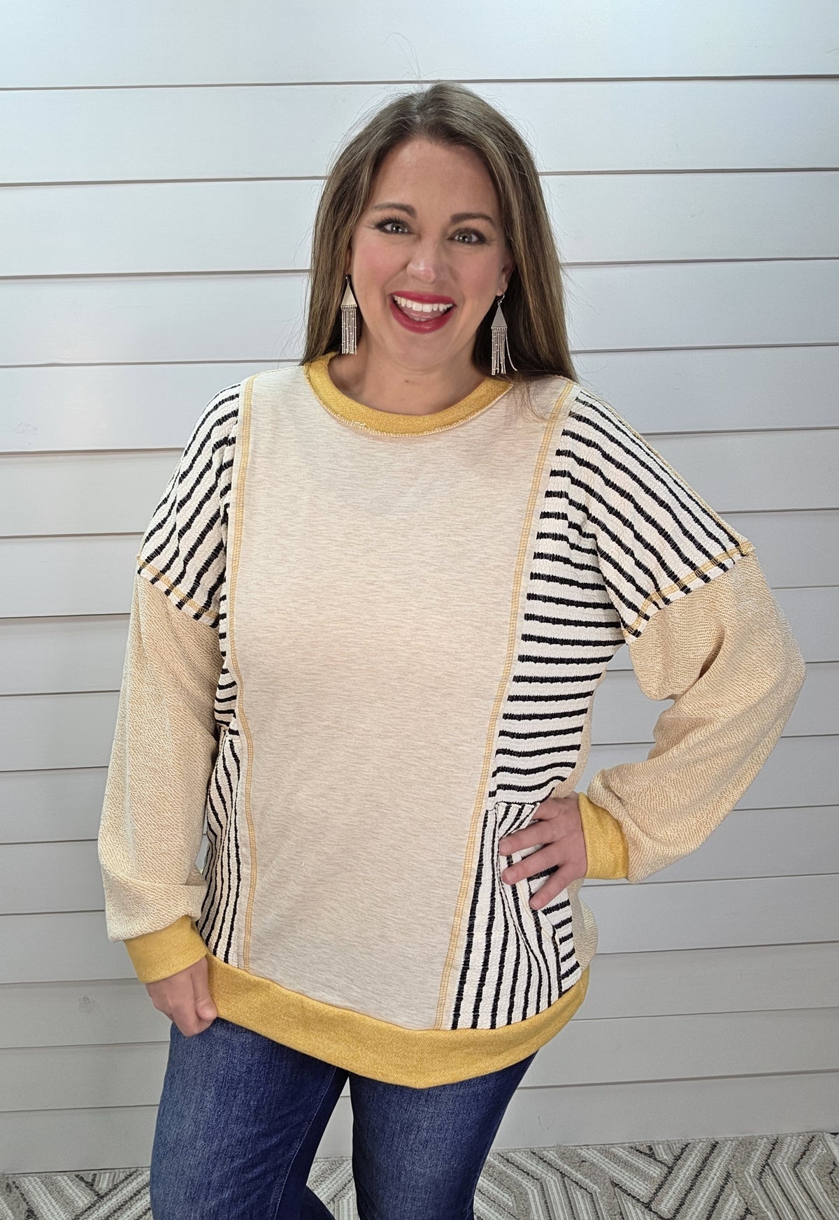 YELLOW CONTRAST KNIT TOP W/ SIDE POCKETS